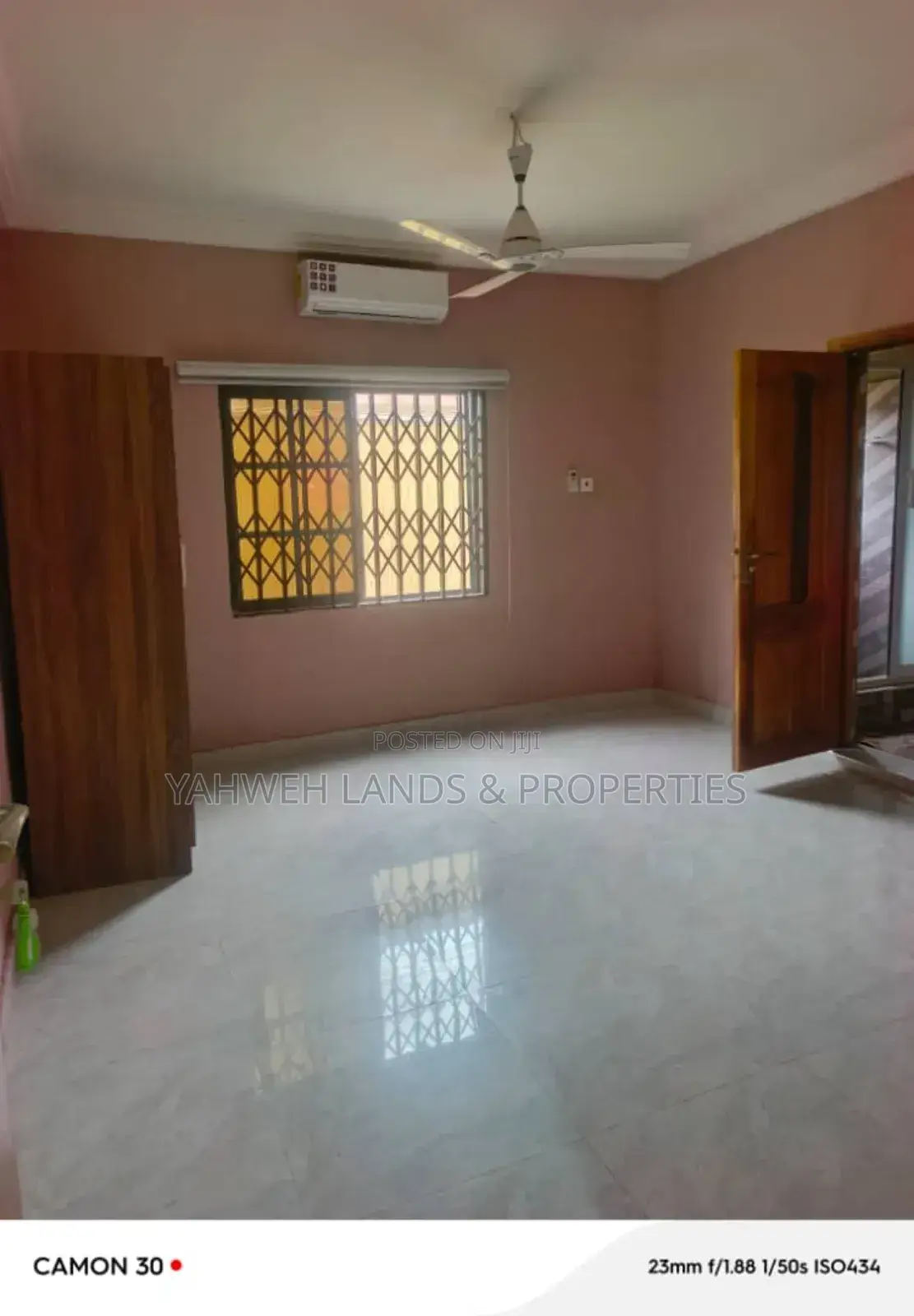 7bdrm House in Mamprobi for sale