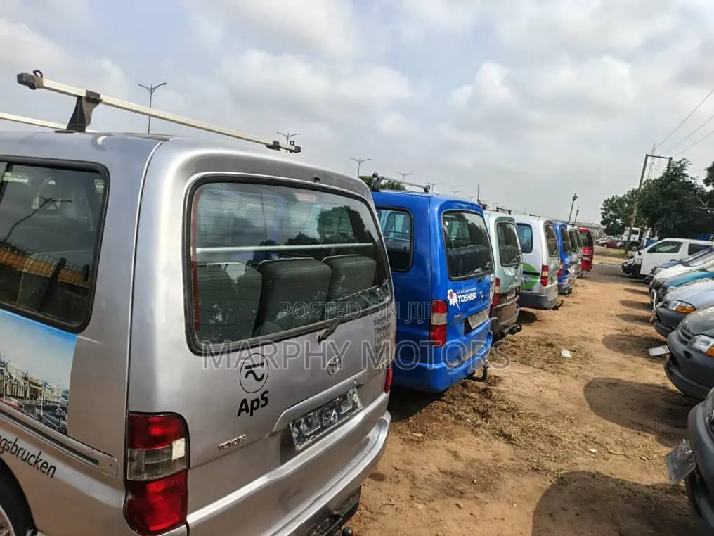 Toyota HiAce 2008 Blue