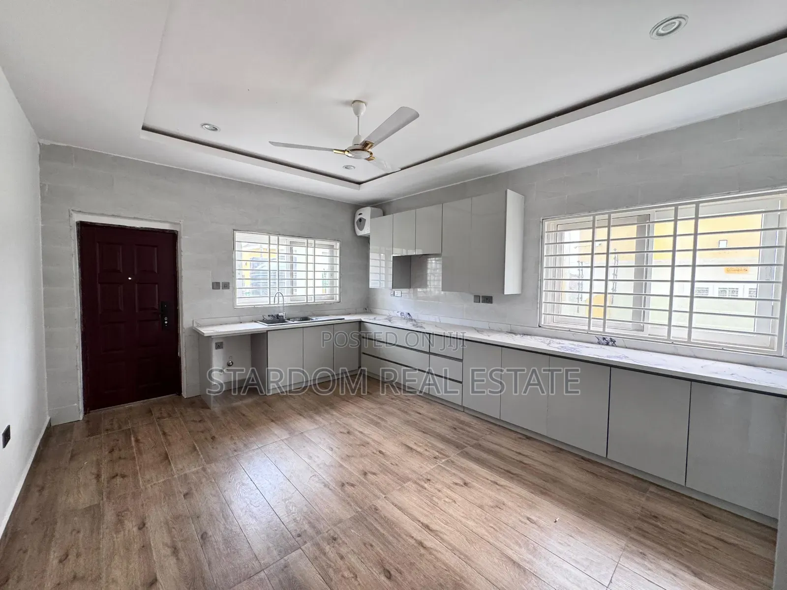 4bdrm Duplex in Lakeside Estate for rent