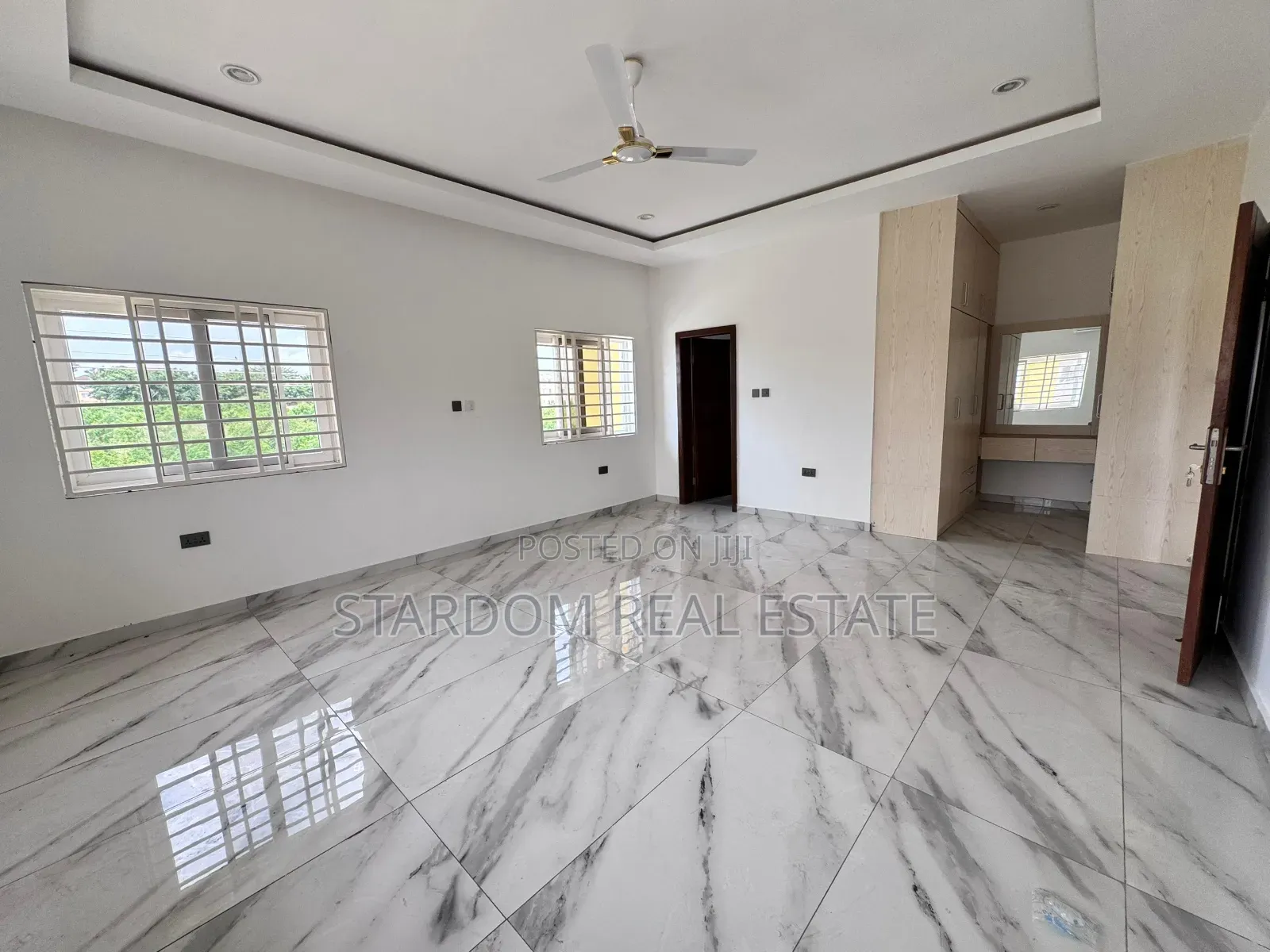 4bdrm Duplex in Lakeside Estate for rent