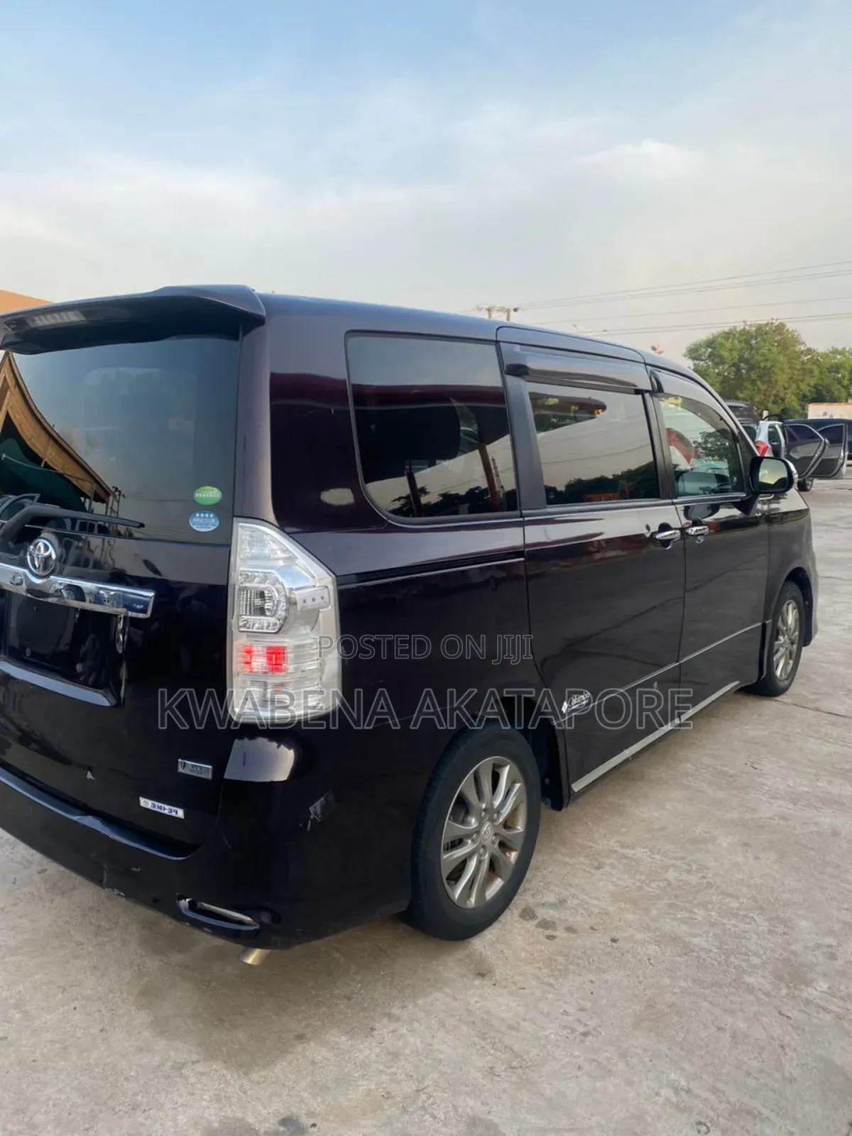 Toyota Voxy 2013 Brown