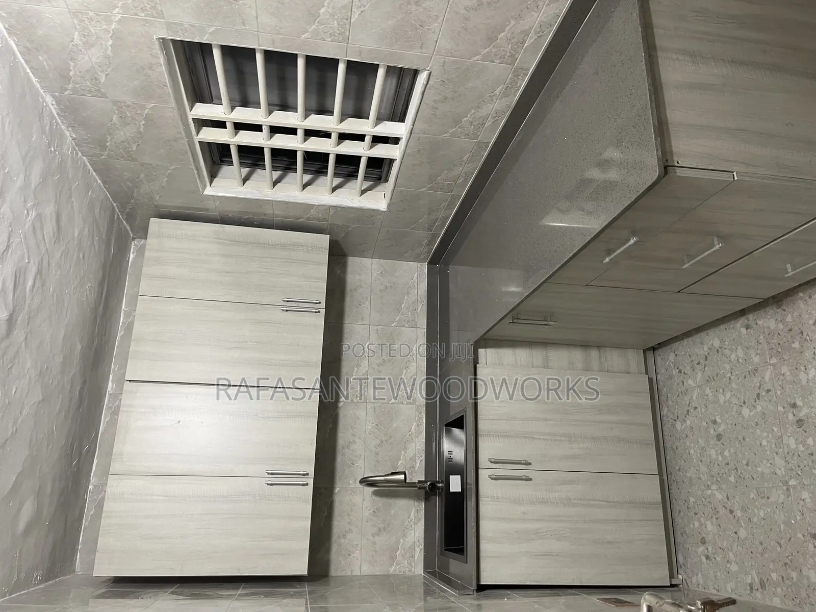 Raf Kitchen Cabinets With Marble Tops