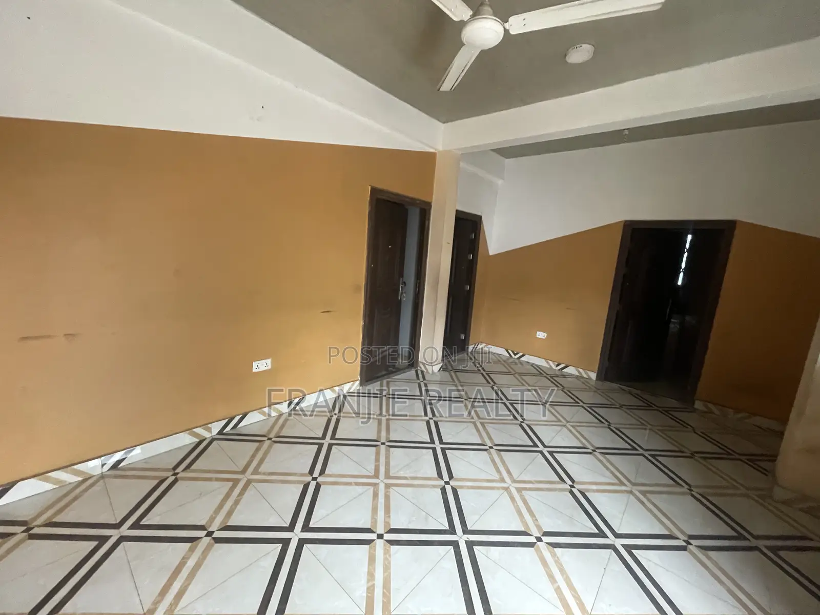 2bdrm Apartment in West Hills Mall Area for rent