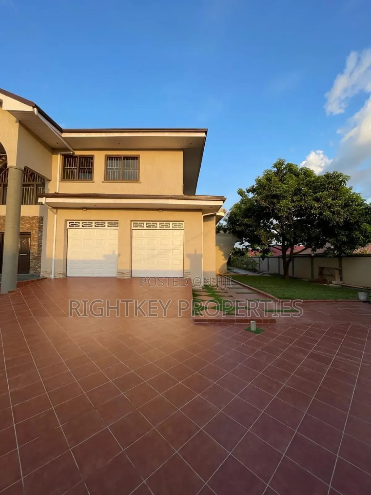 6bdrm Mansion in Rightkey, Kumasi Metropolitan for sale