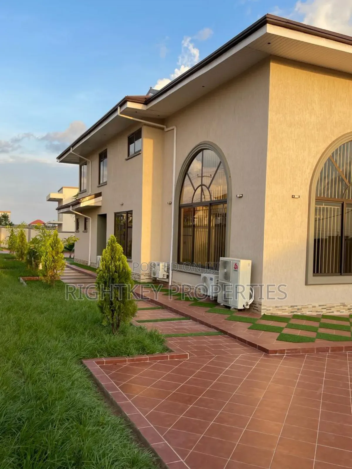 6bdrm Mansion in Rightkey, Kumasi Metropolitan for sale