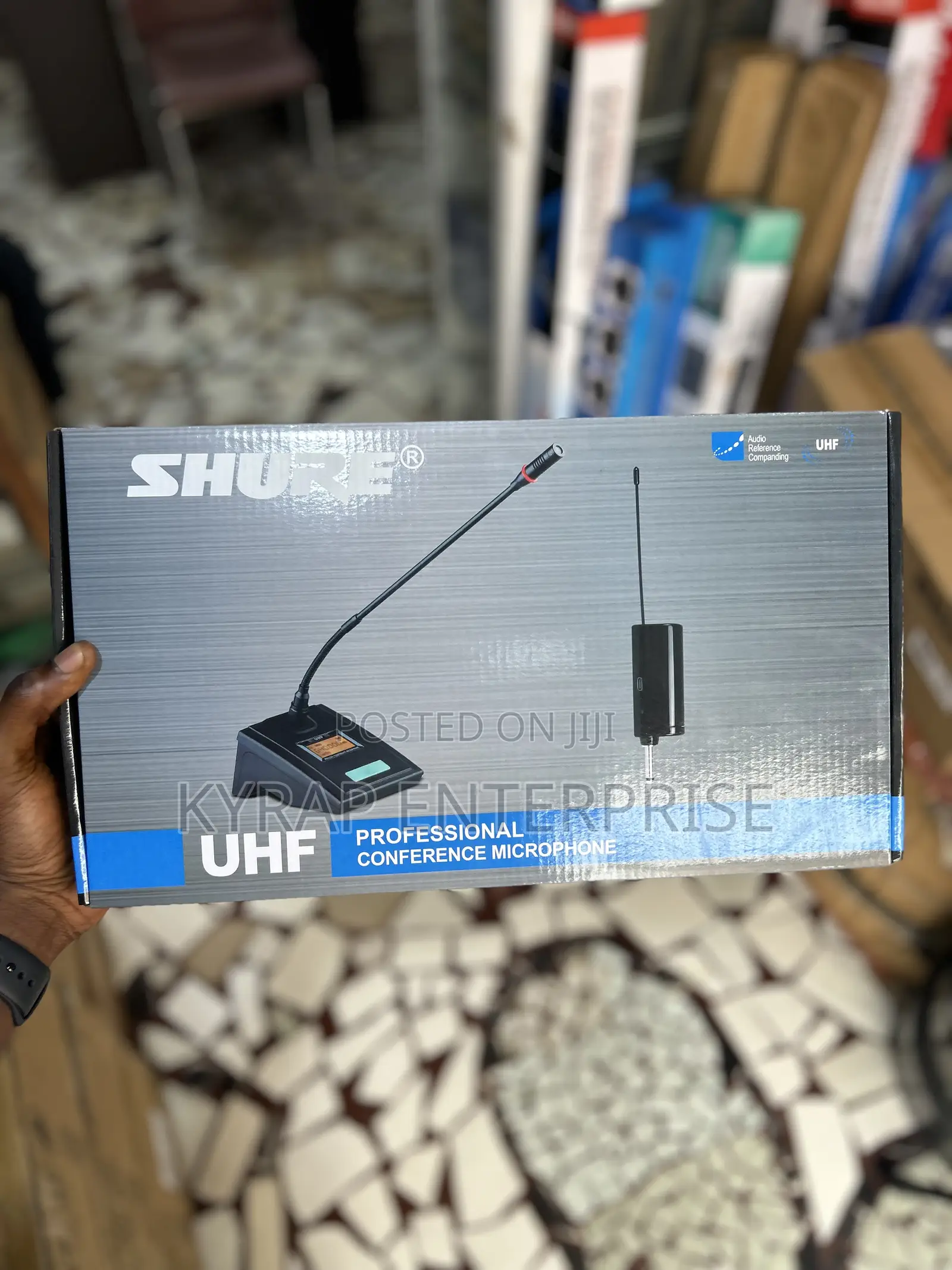 2 in 1 Cordless Conference Microphone