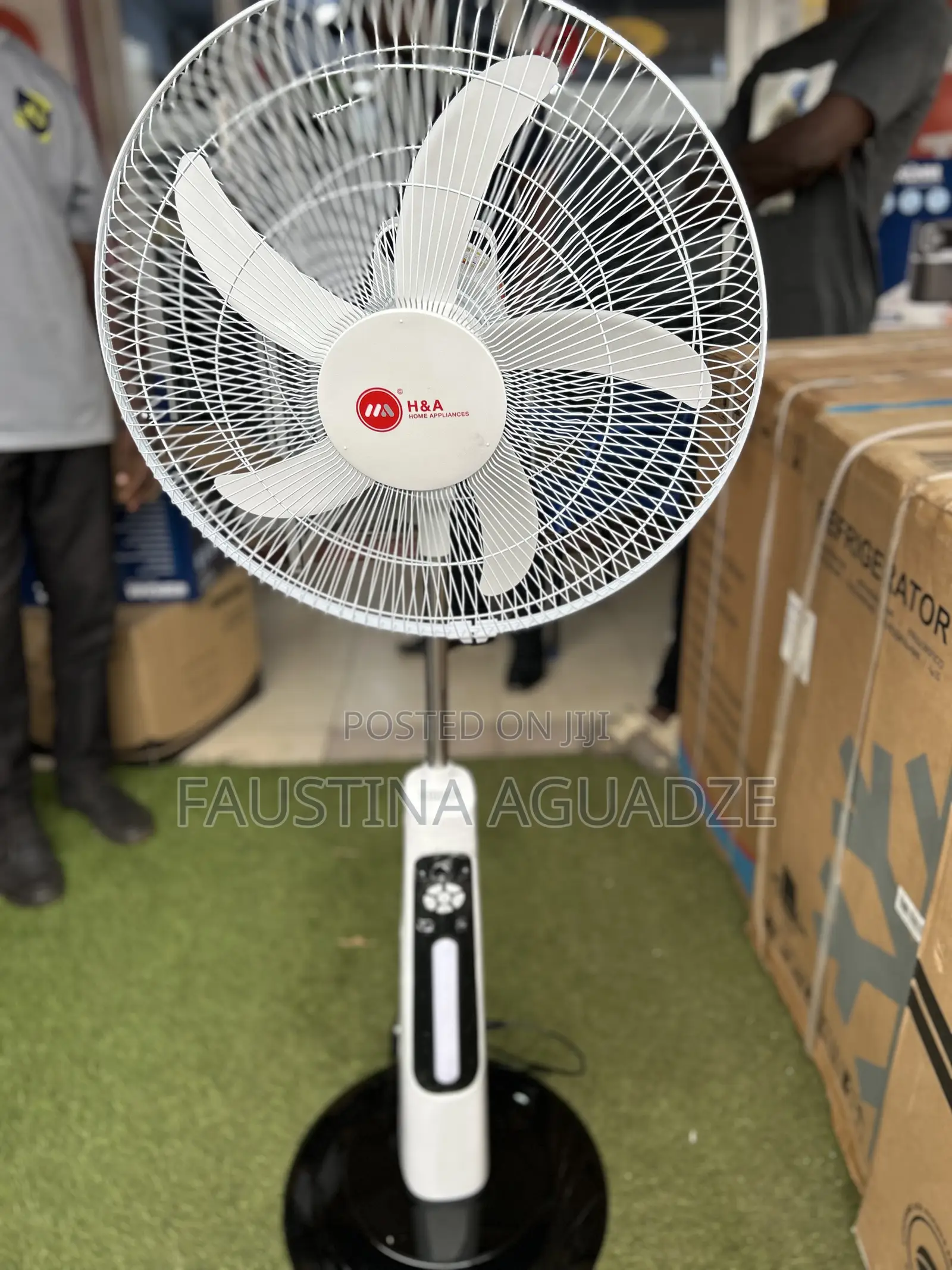 Decakila 18 Inch Rechargeable Fan