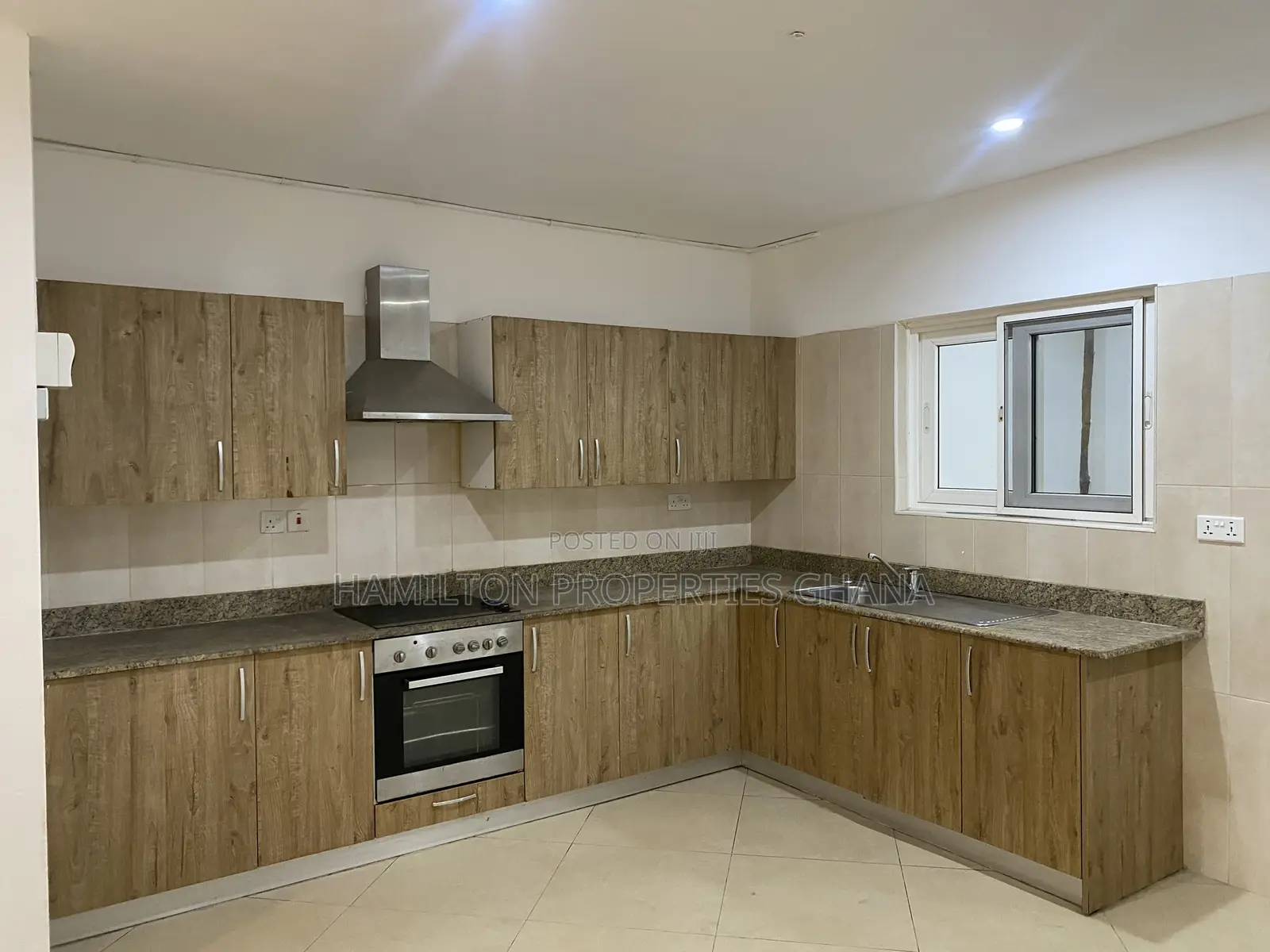 4bdrm Townhouse / Terrace in East Legon for rent