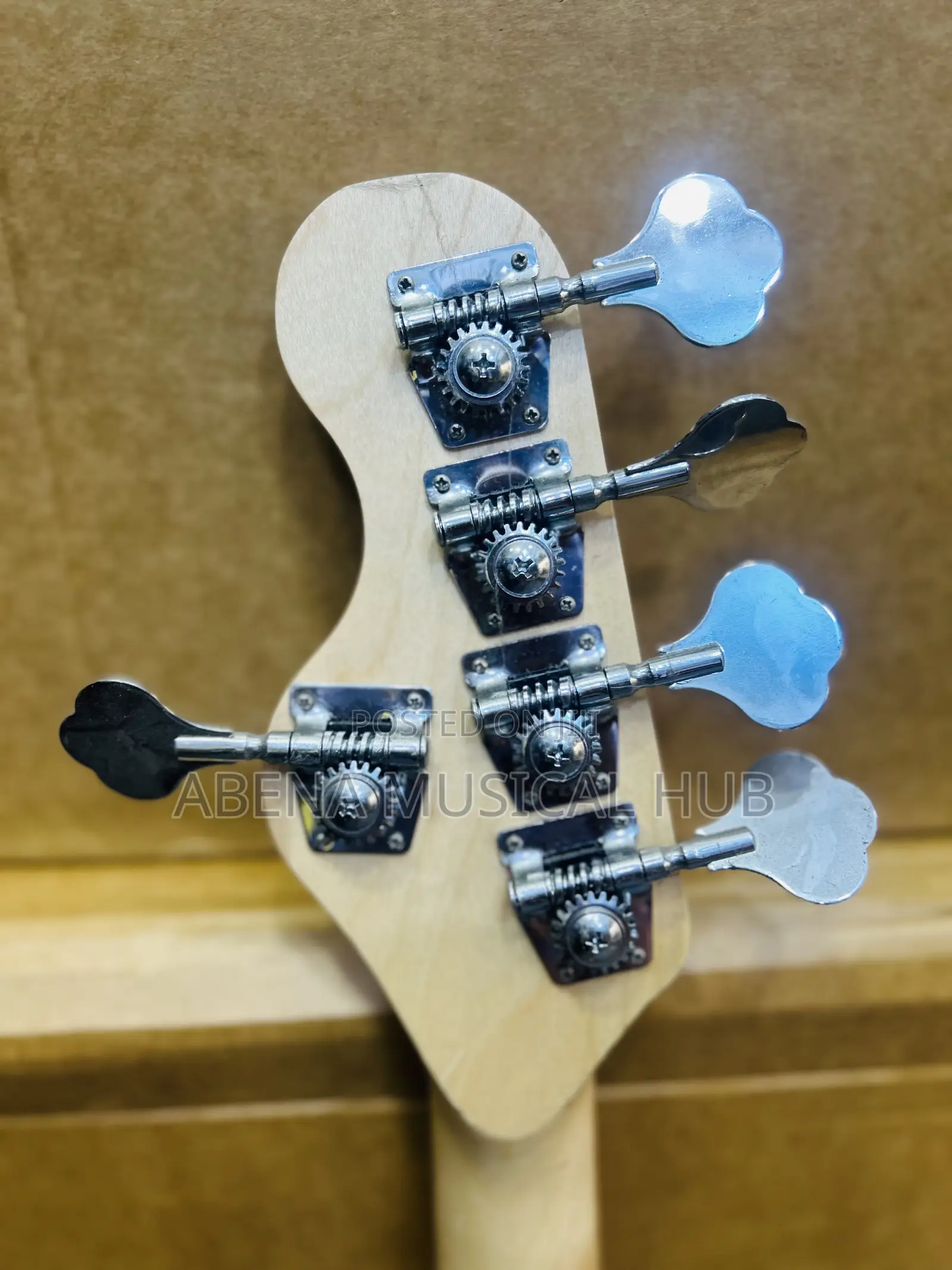 Gibson Guitar (Passive)
