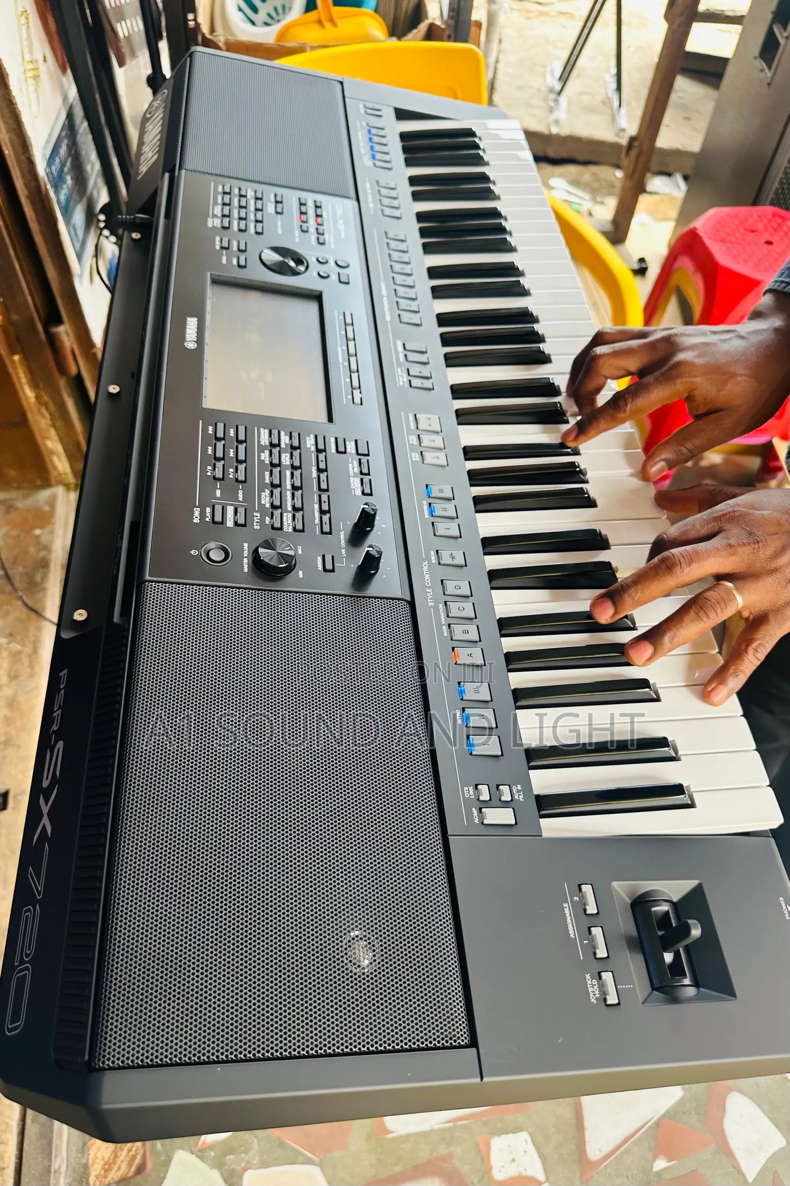 Yamaha Psr - Sx720 Digital Arranger Keyboard