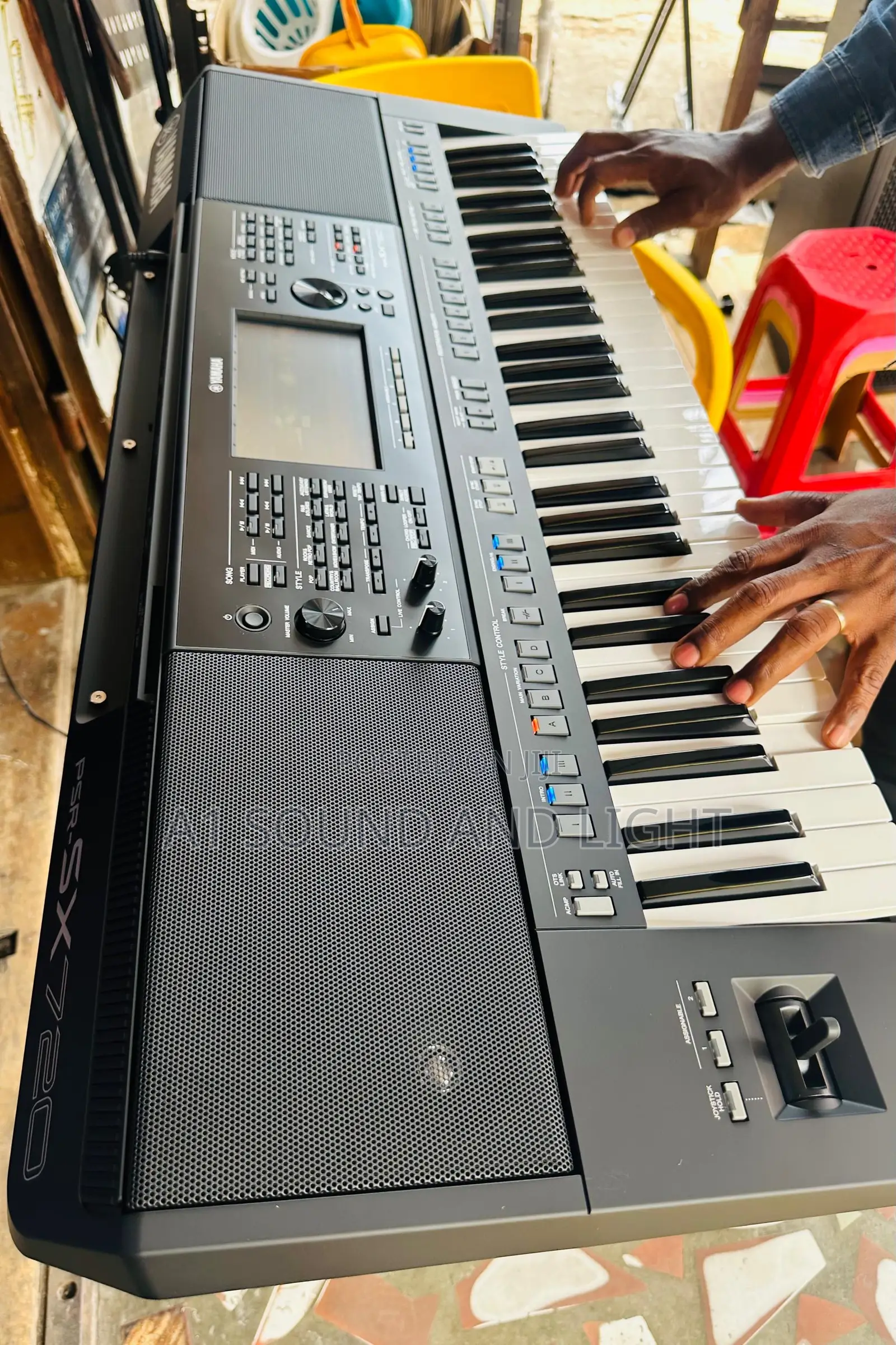 Yamaha Psr - Sx720 Digital Arranger Keyboard