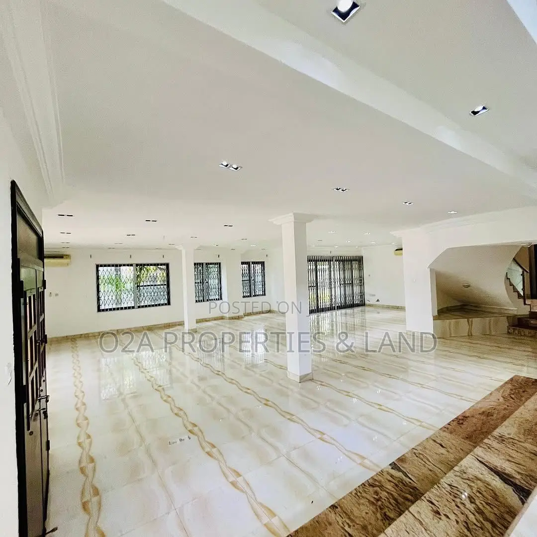 5bdrm House in Cantonment, Acquinas for rent