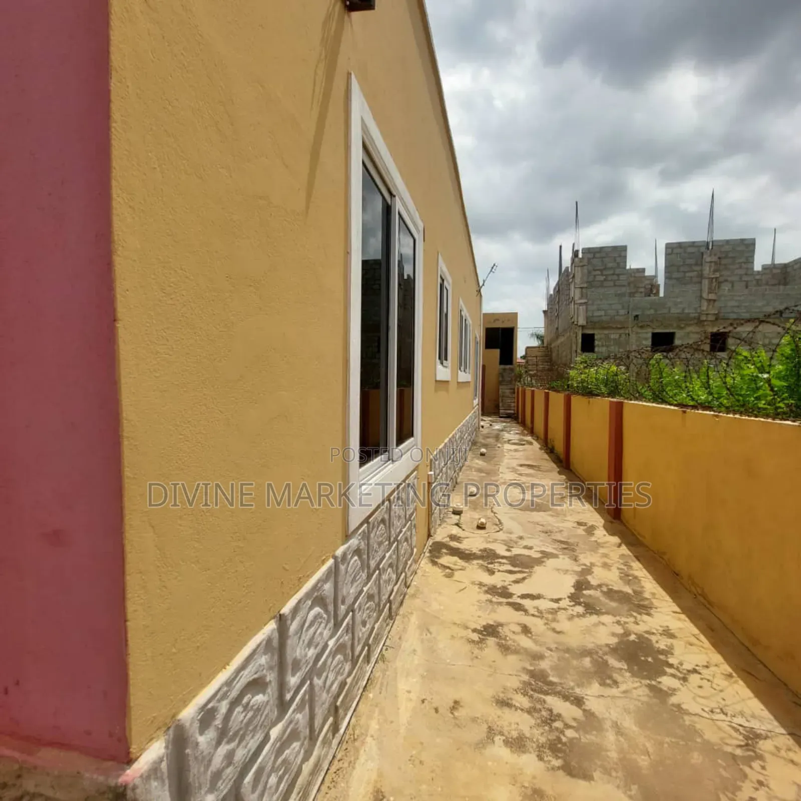 8bdrm House in Near Devtraco, Community 25 for sale