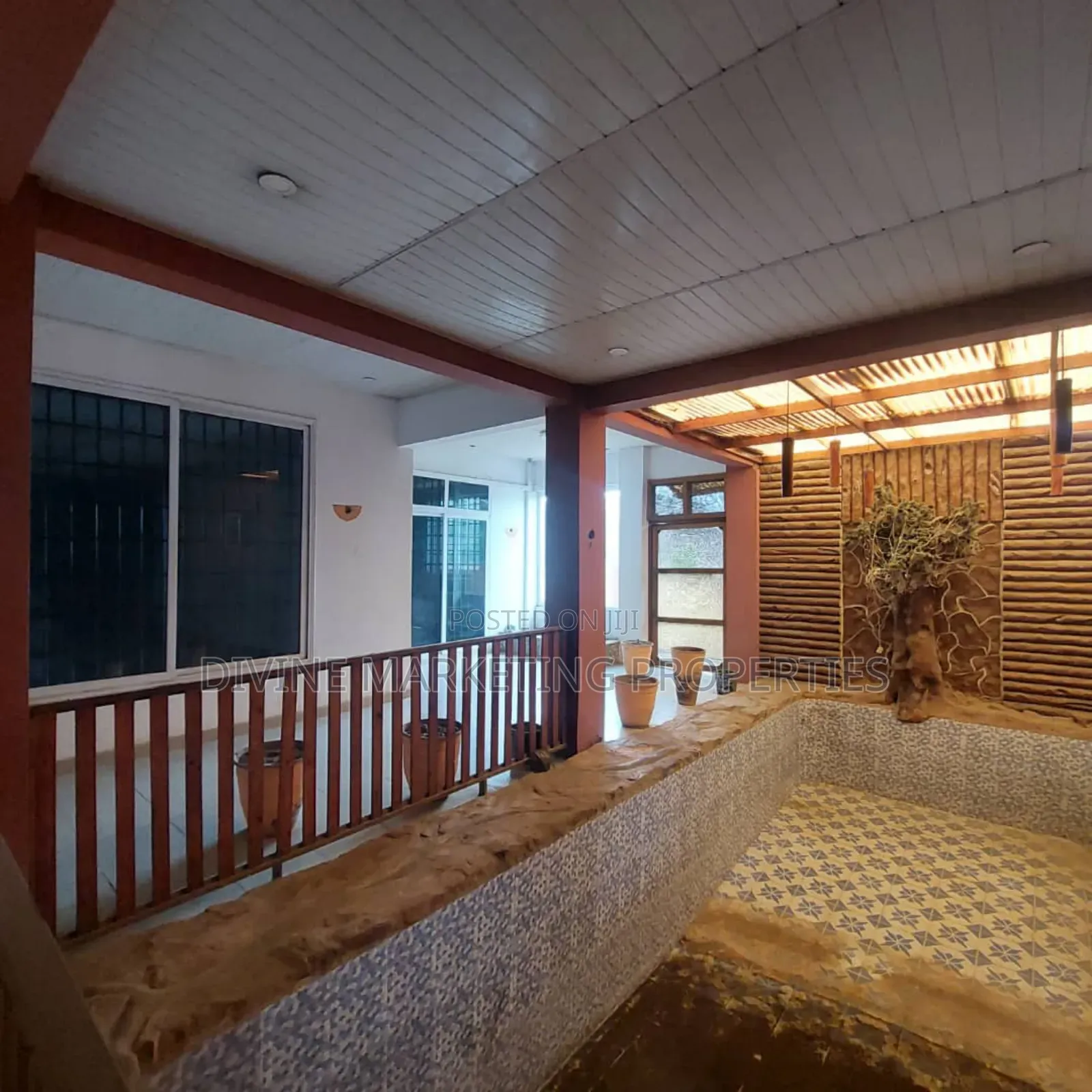 8bdrm House in Near Devtraco, Community 25 for sale