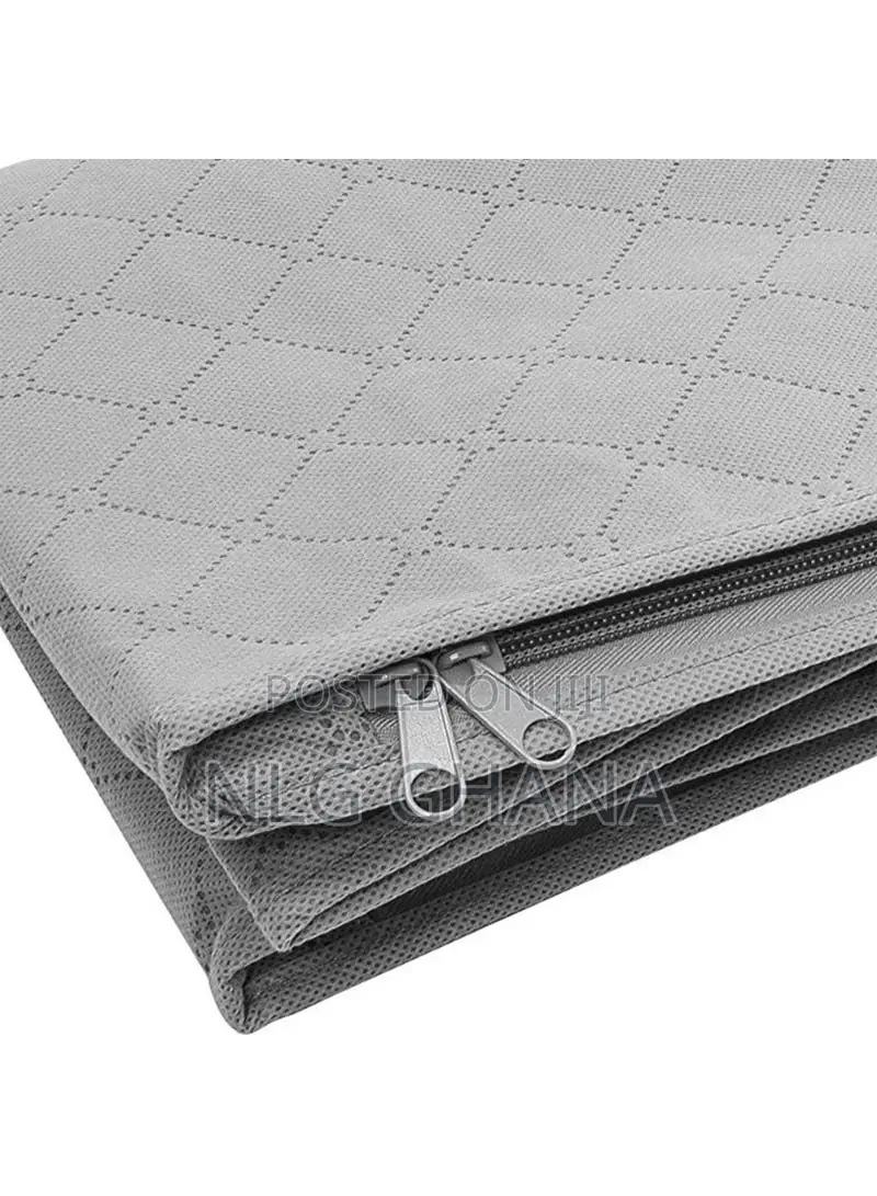 Foldable Quilt Storage Bag With Three Large Clothes. Tvx9441