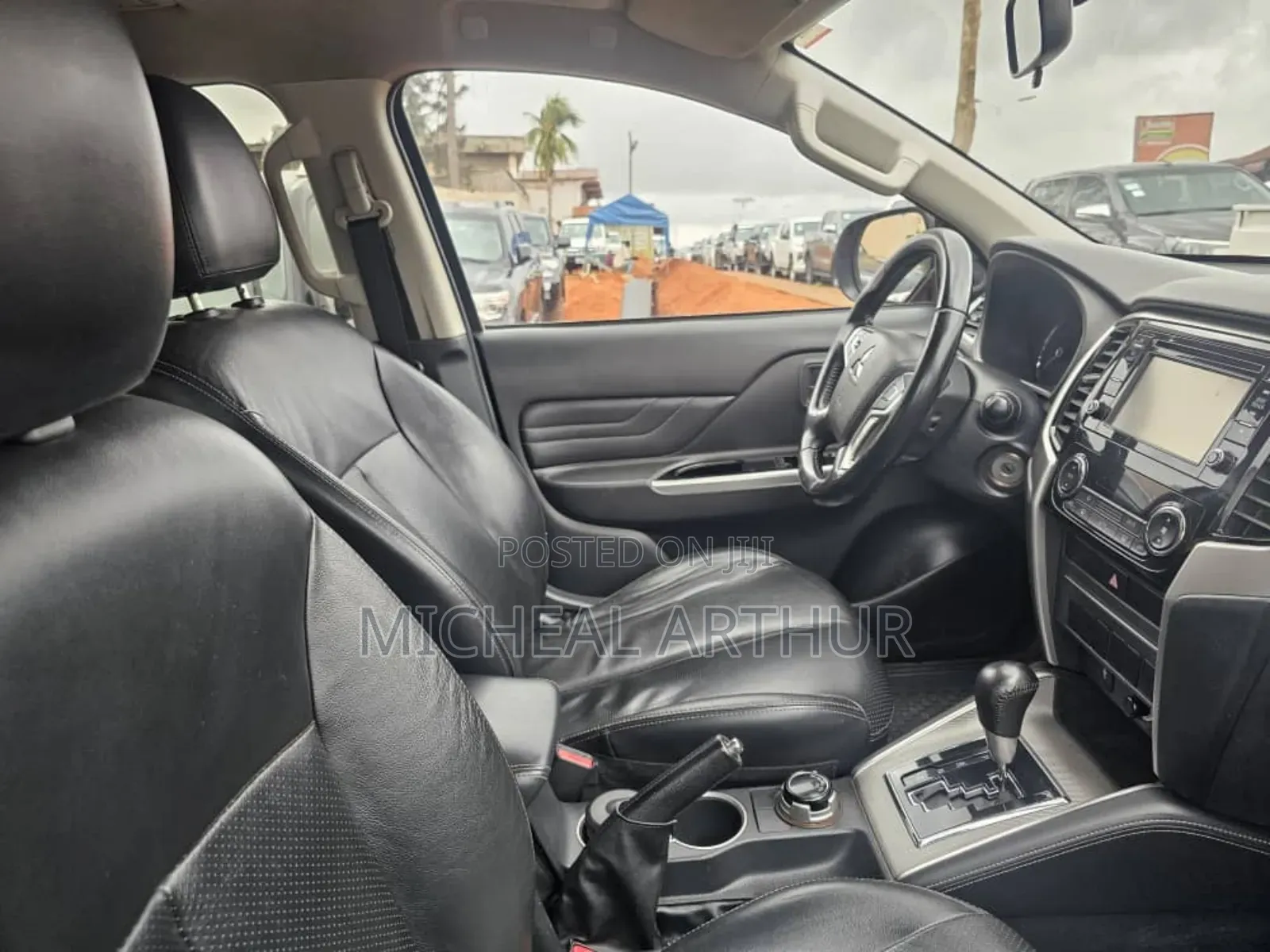 Mitsubishi L200 2022 Red