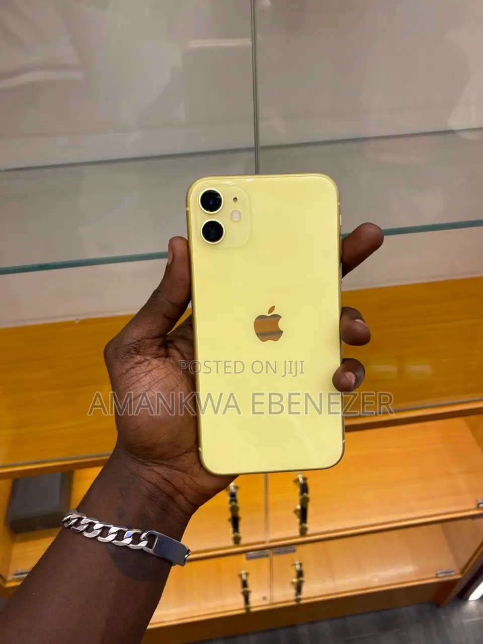 New Apple iPhone 11 128 GB Yellow