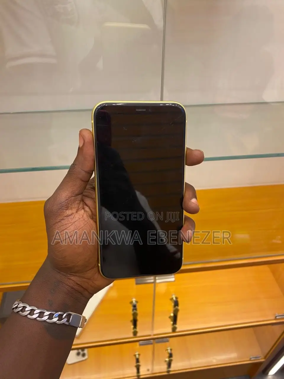 New Apple iPhone 11 128 GB Yellow