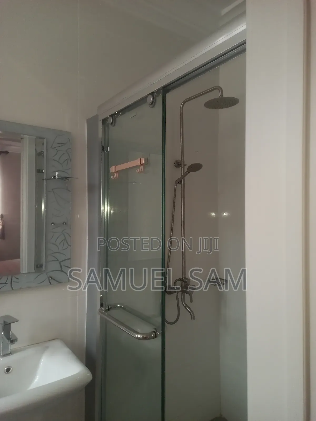 Furnished 4bdrm House in Community 10, Tema Metropolitan for rent