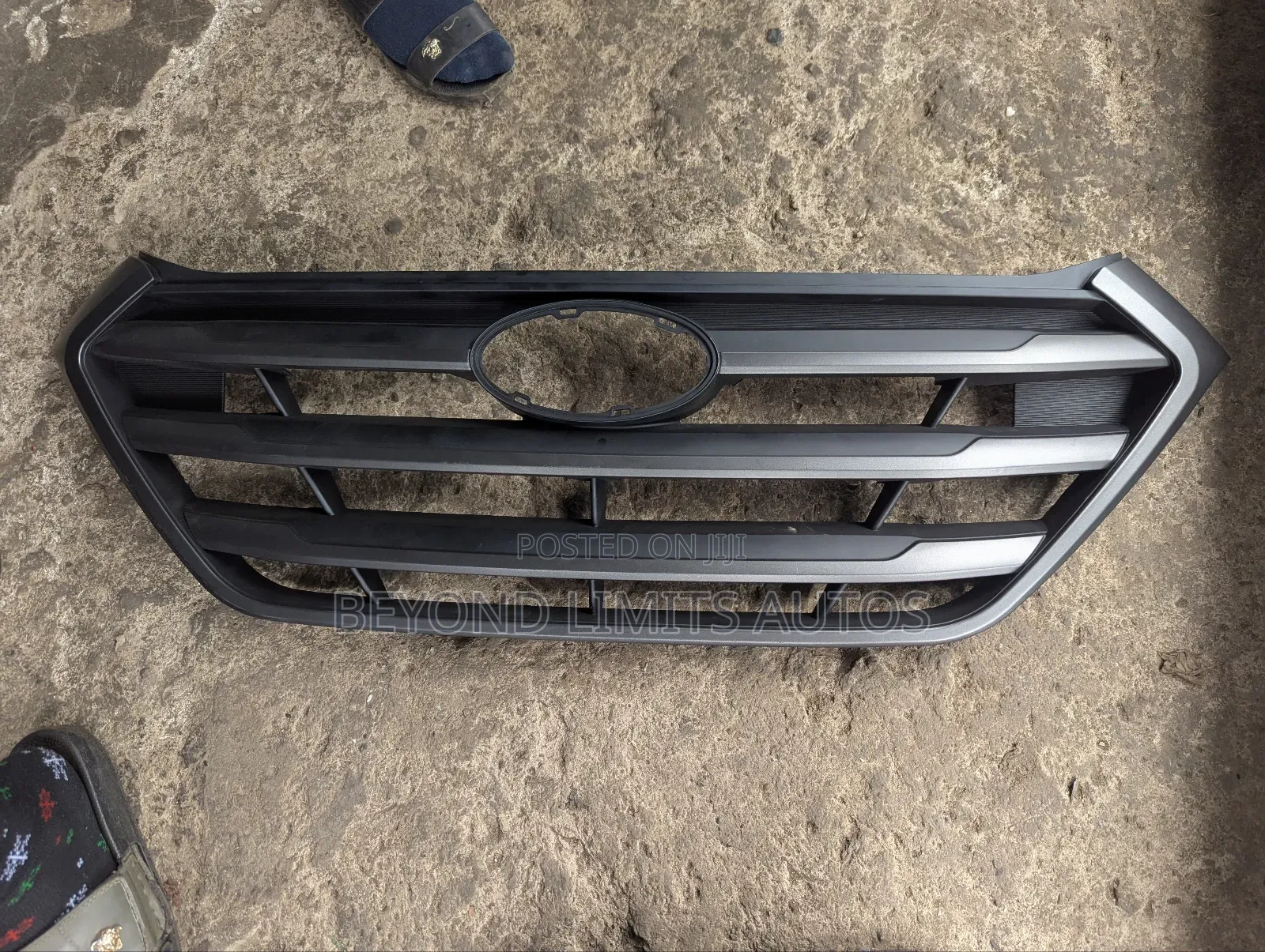 Hyundai Tucson 2016,2017,2018,2019 Top Grille/Front Shell