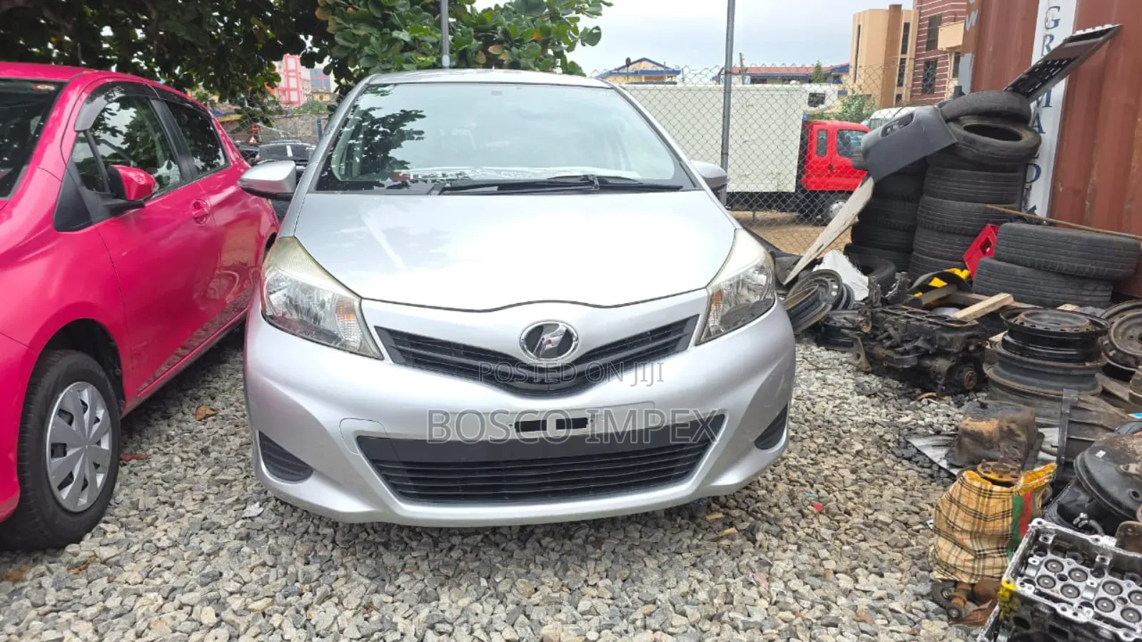 Toyota Vitz 1.3 FWD 5dr 2013 Silver