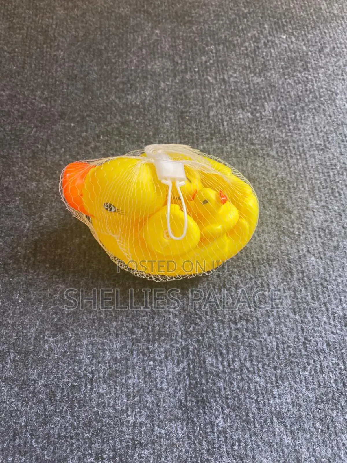 4pcs Bath Duck Toys Rubber Duck Family Squeak Float Ducks