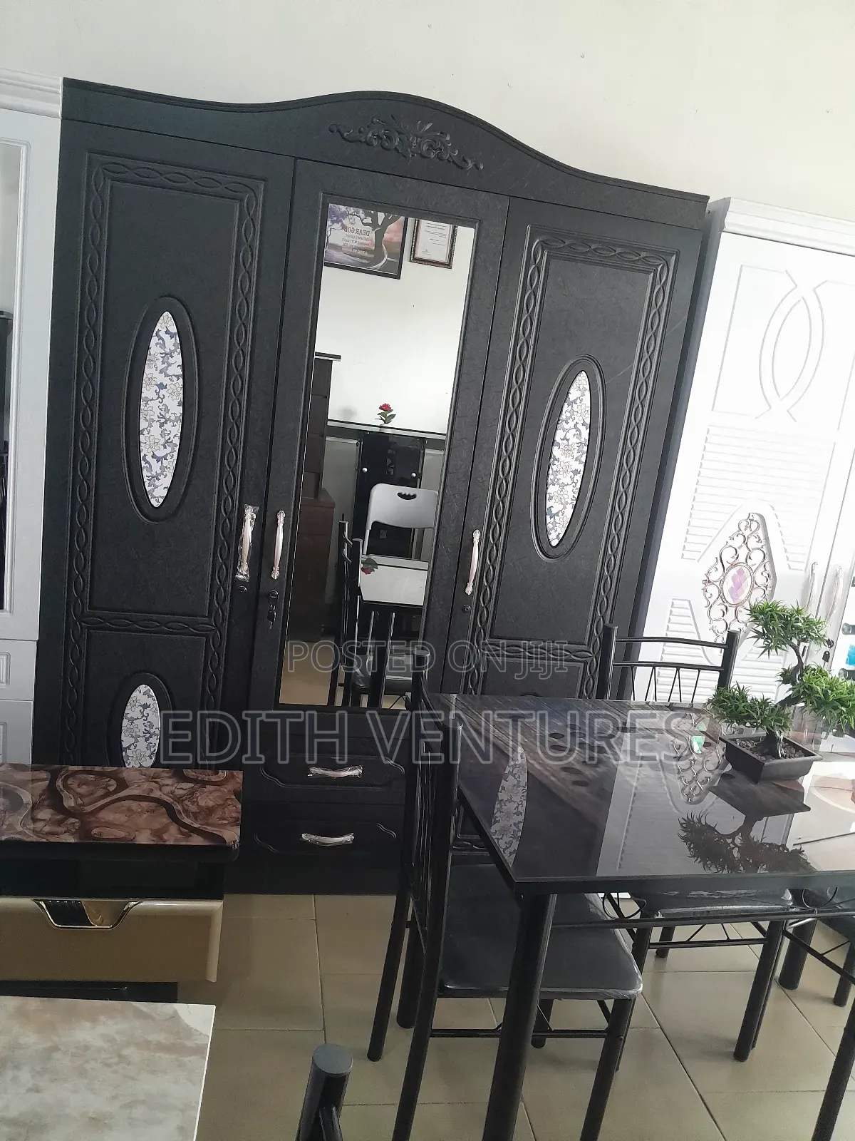Cisecon 3 Doors Wardrobe