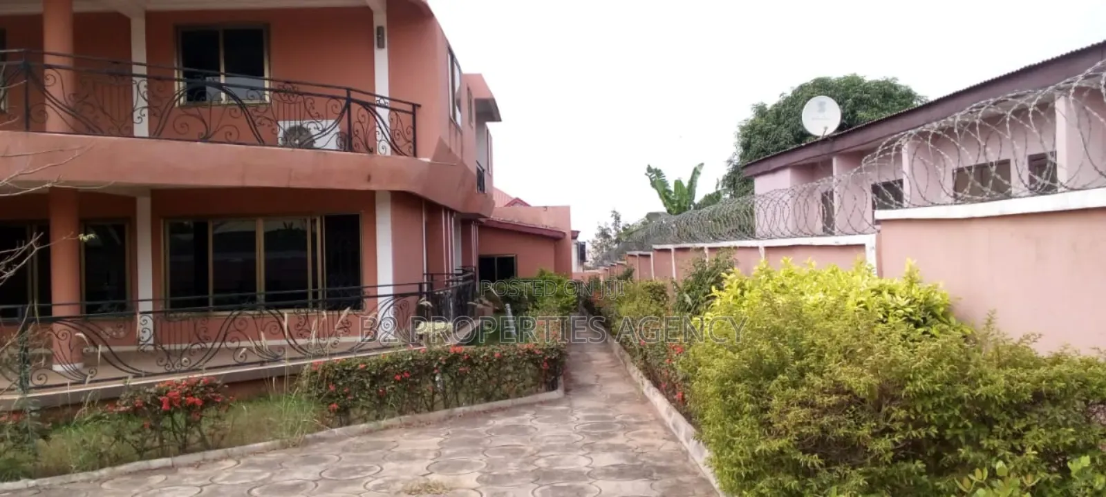 6bdrm Mansion in B2 Properties Agency, Kumasi Metropolitan for sale
