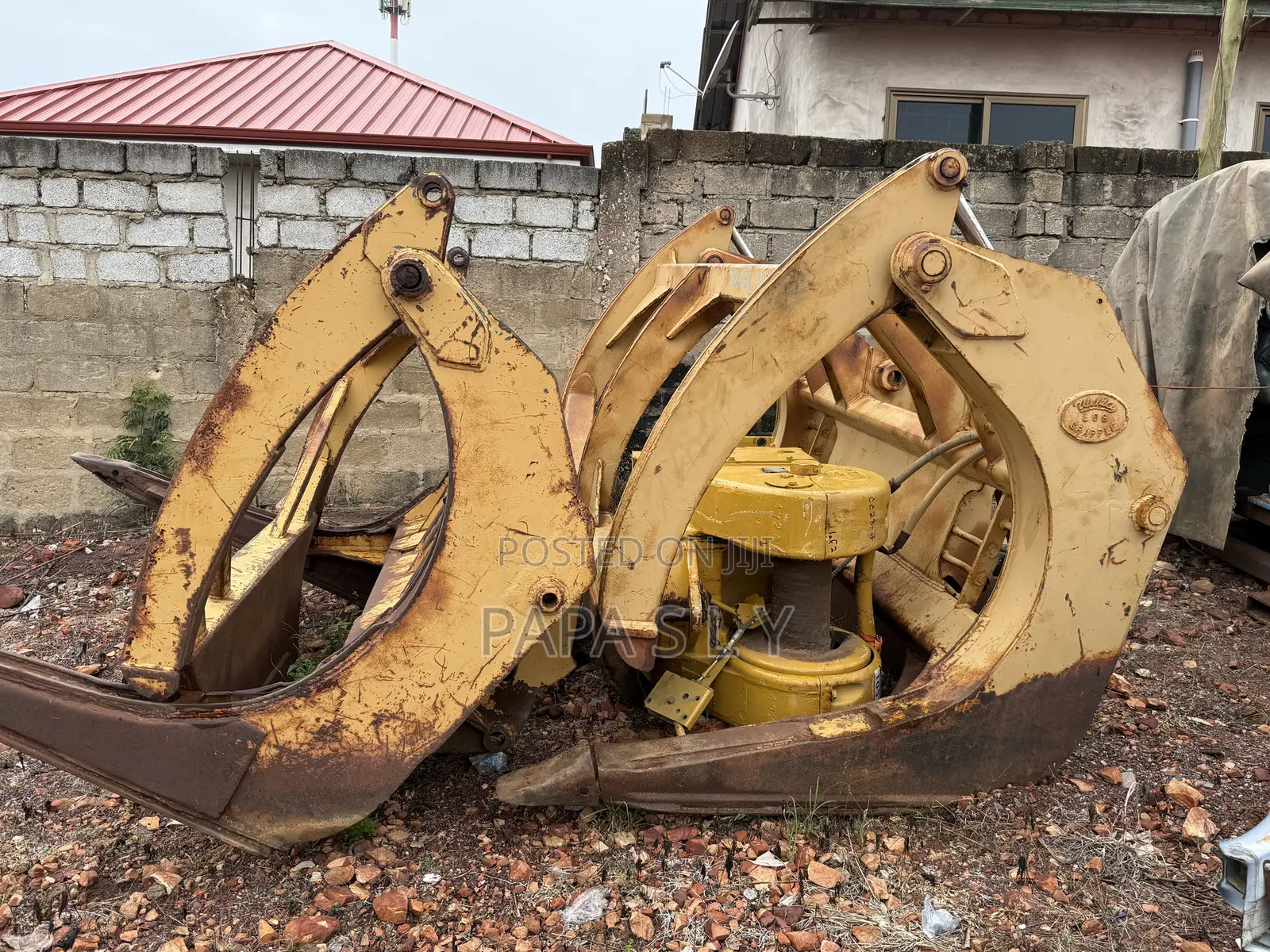 Caterpillar Log Grappler
