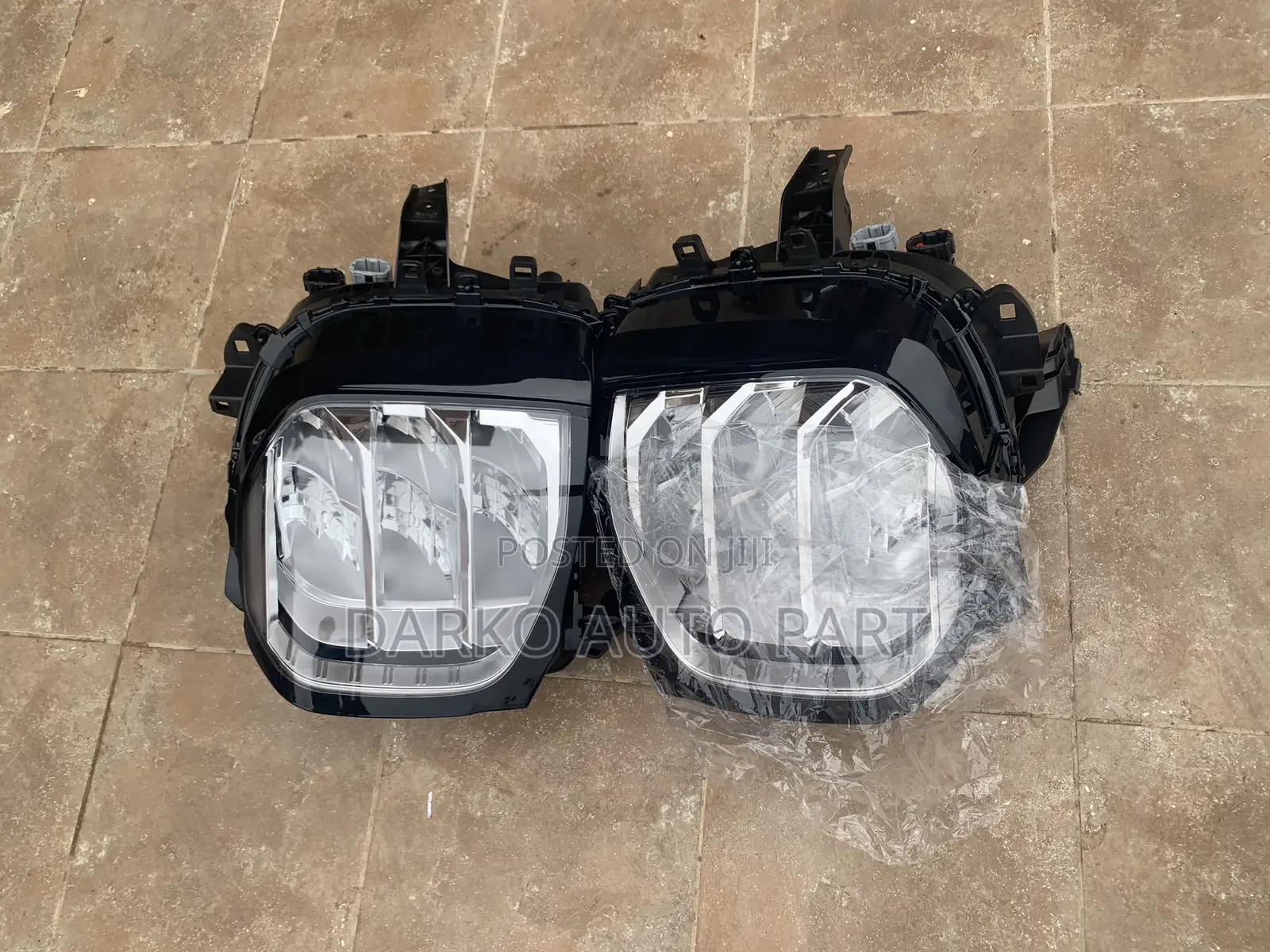 Mitsubishi Outlander 2023 Headlights Available