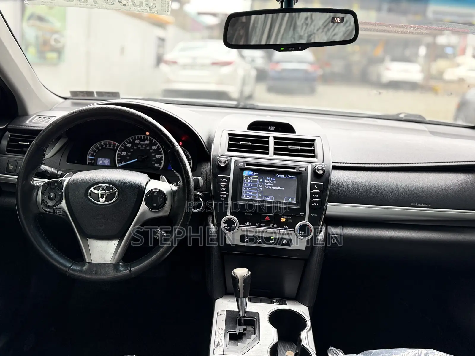 Toyota Camry SE 4dr Sedan (2.5L 4cyl 6A) 2014 White
