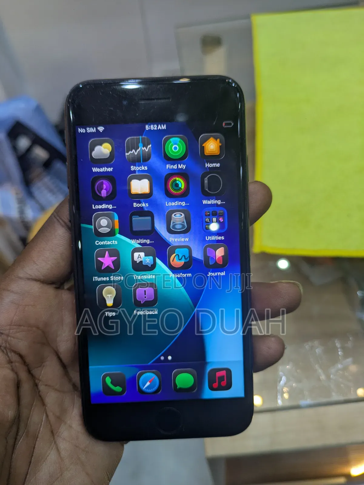 Apple iPhone SE (2020) 64 GB Black