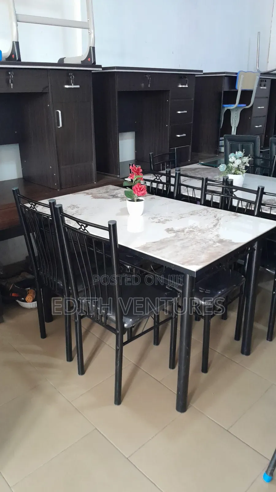 Nicelooking 4 Seater Dining Set