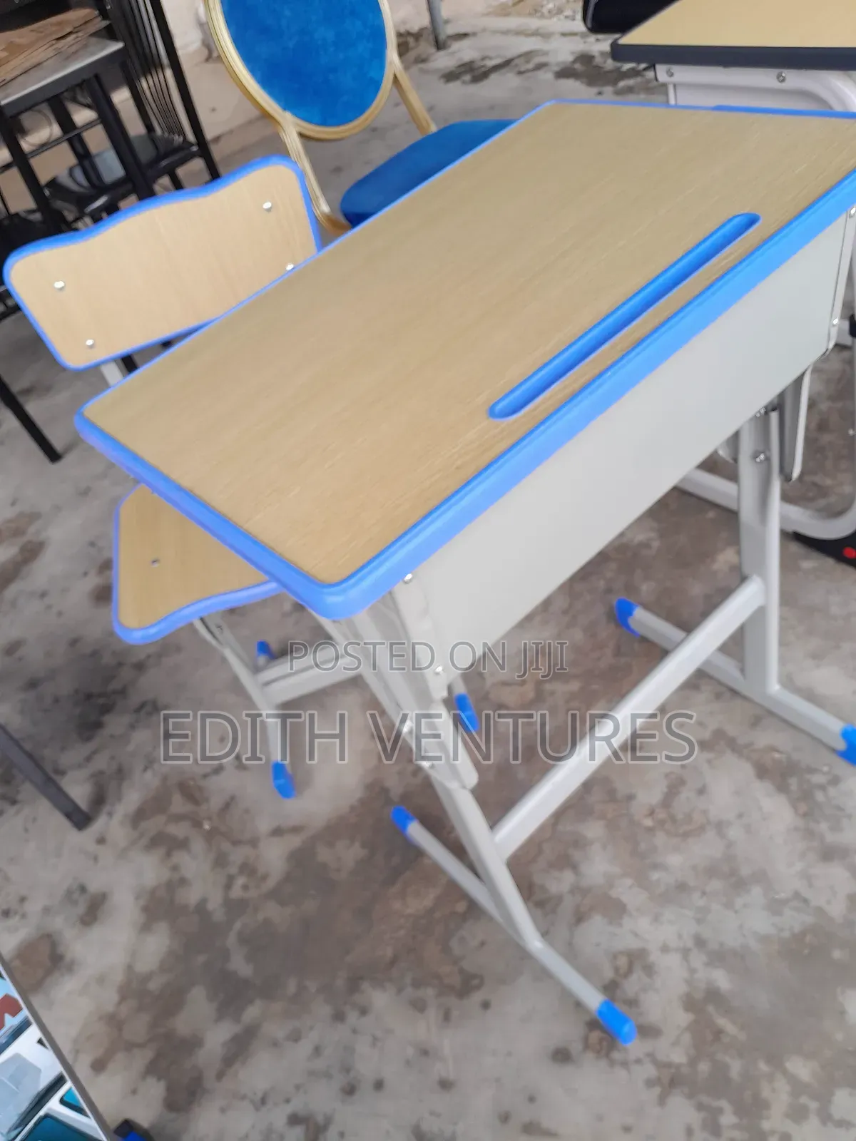 Reshow Study Desk