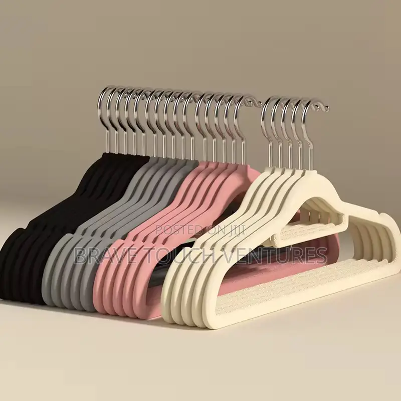 10 Piece Velvet Hanger With Anti-Slip Notches