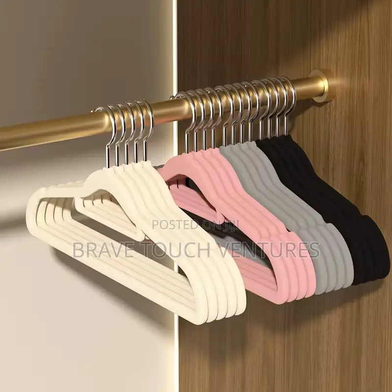 10 Piece Velvet Hanger With Anti-Slip Notches