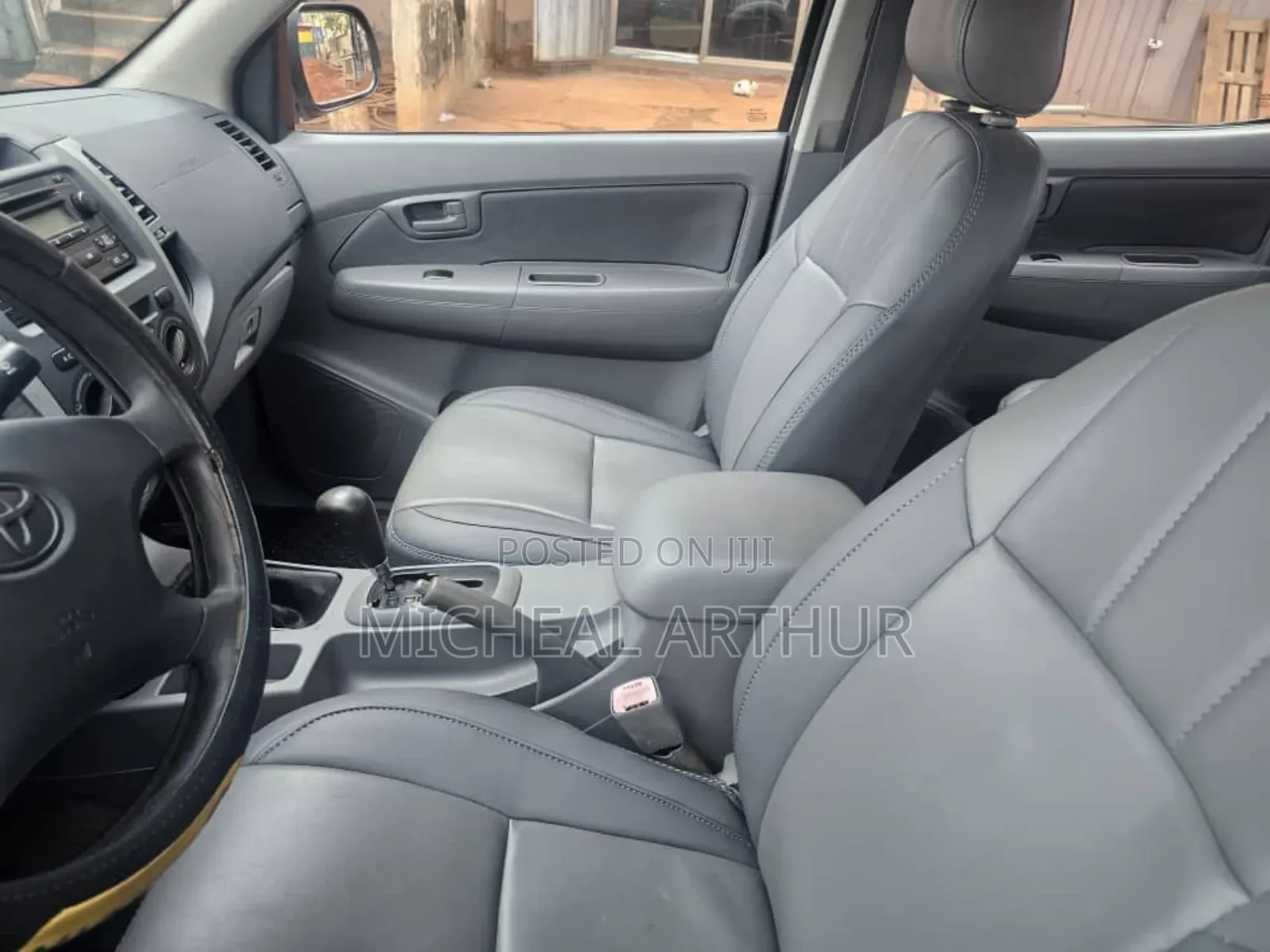 Toyota Hilux 2010 Silver