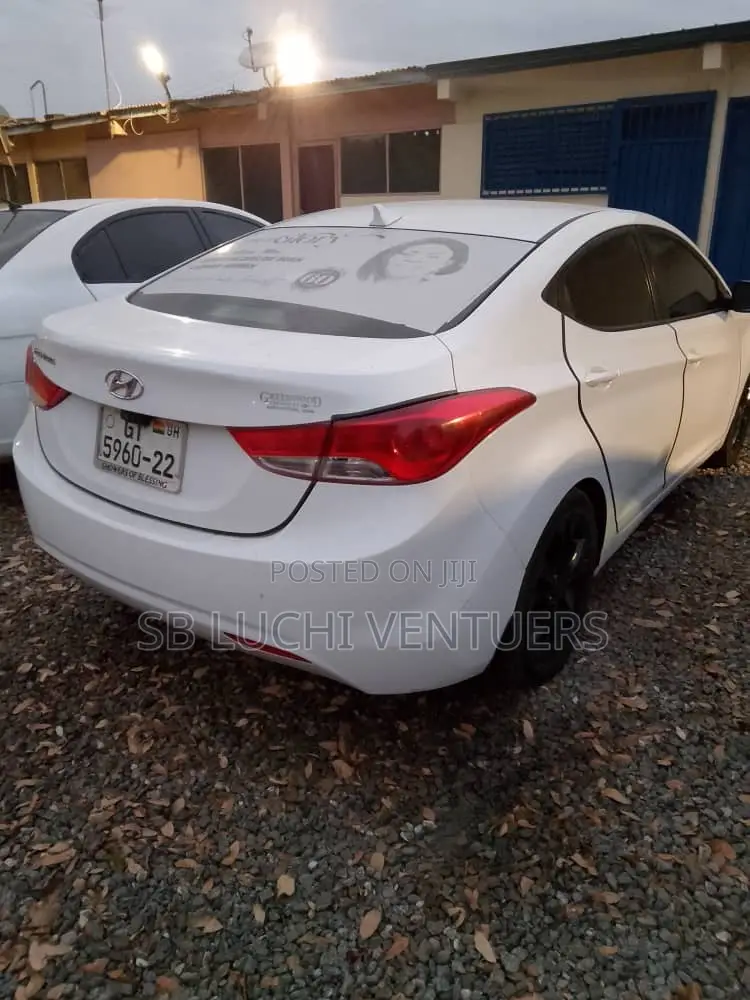 Hyundai Elantra 2013 White