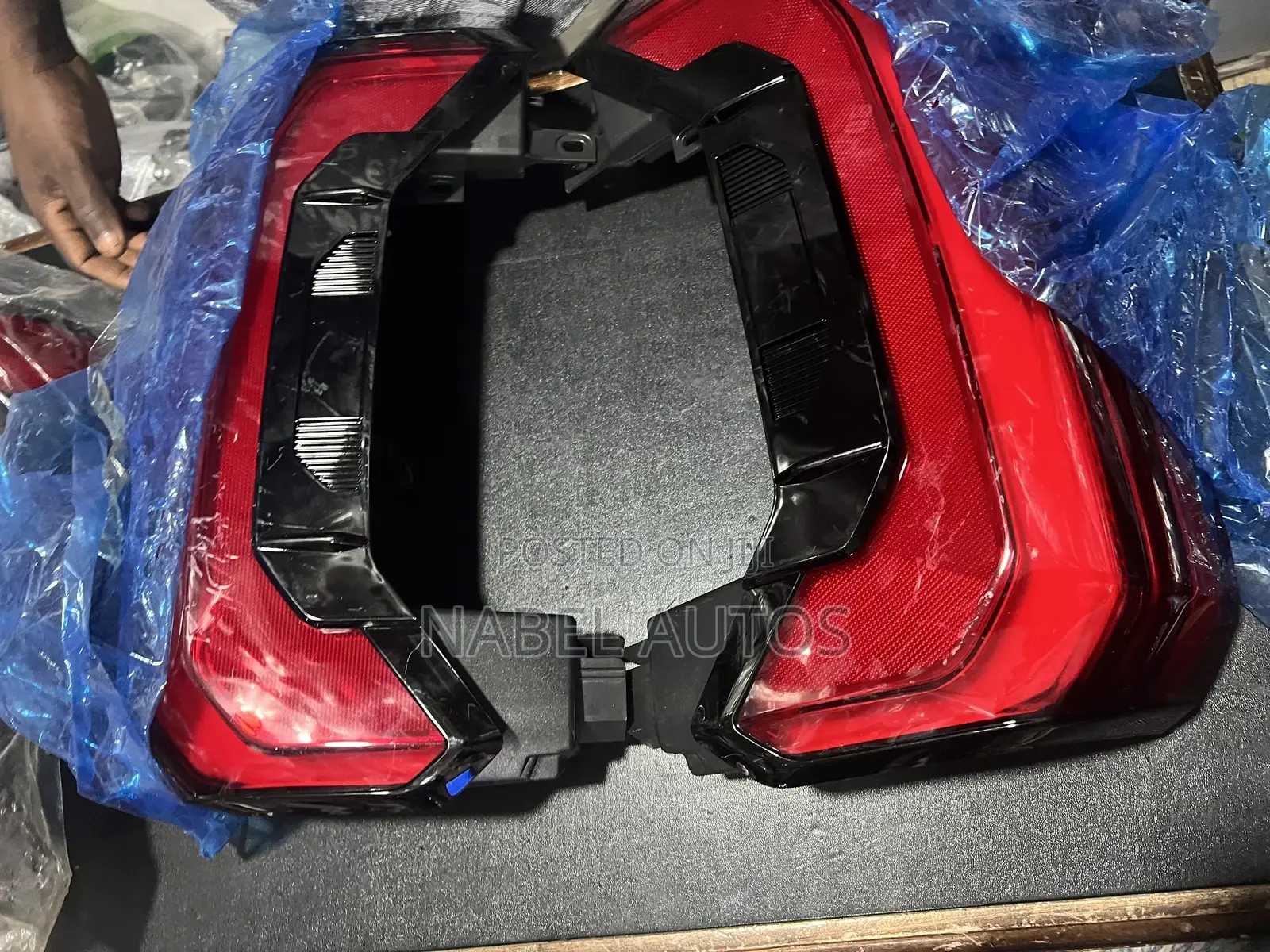 Tundra 2023 Tail Light Pair