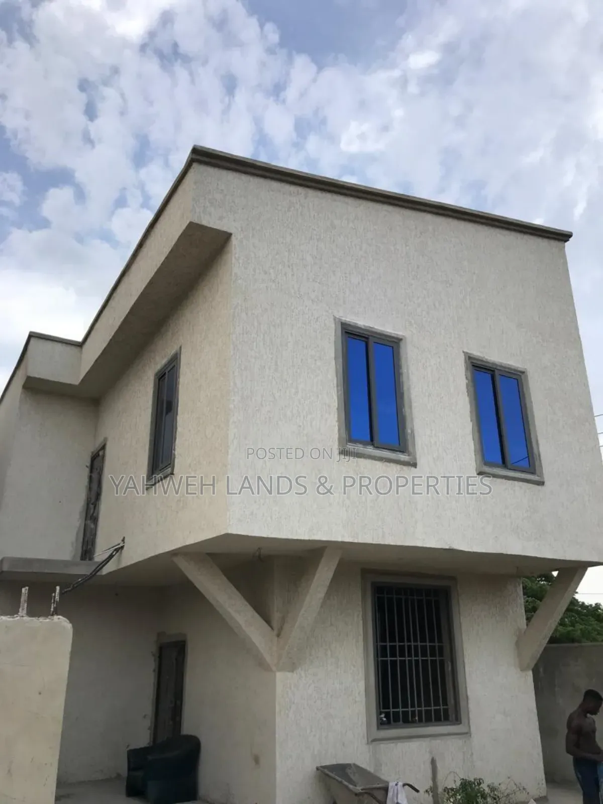 4bdrm House in Spintex for sale