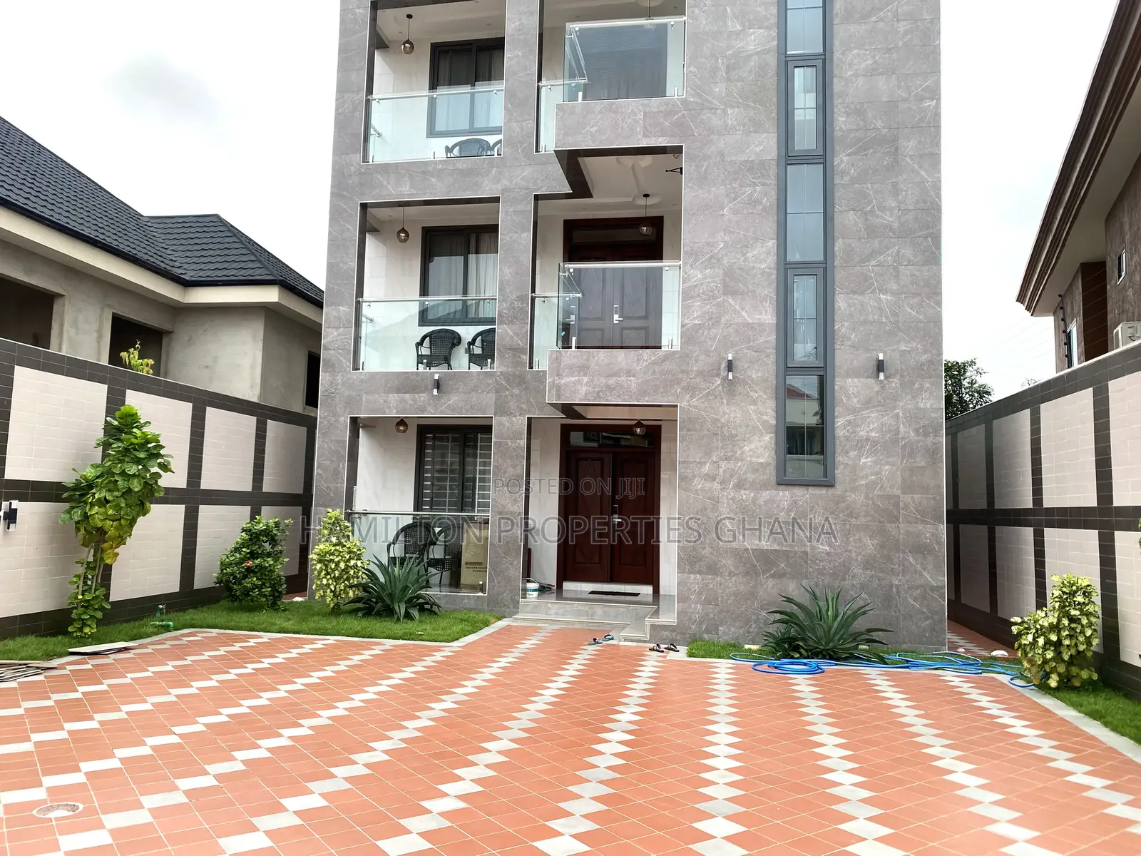 Furnished 3bdrm Apartment in Tse Addo, Tseaddo for rent