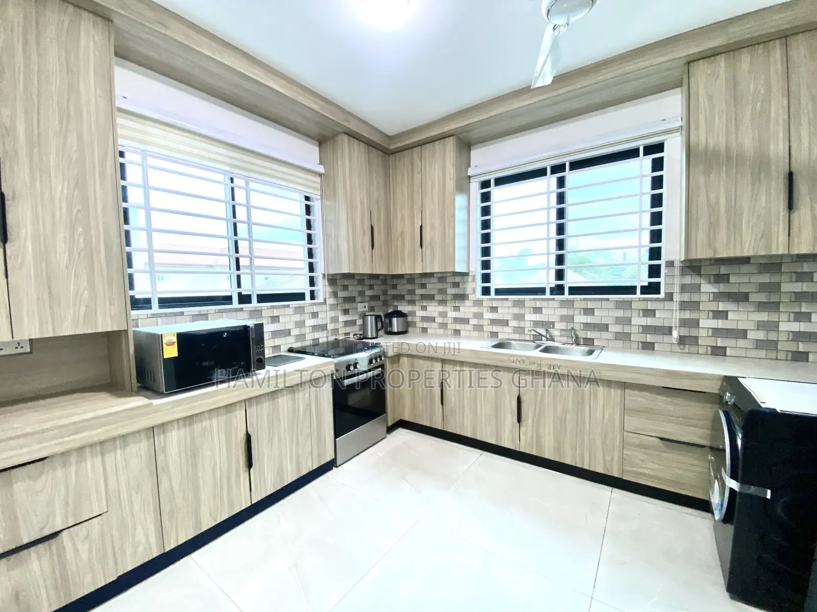 Furnished 2bdrm Apartment in East Airport, Tseaddo for rent