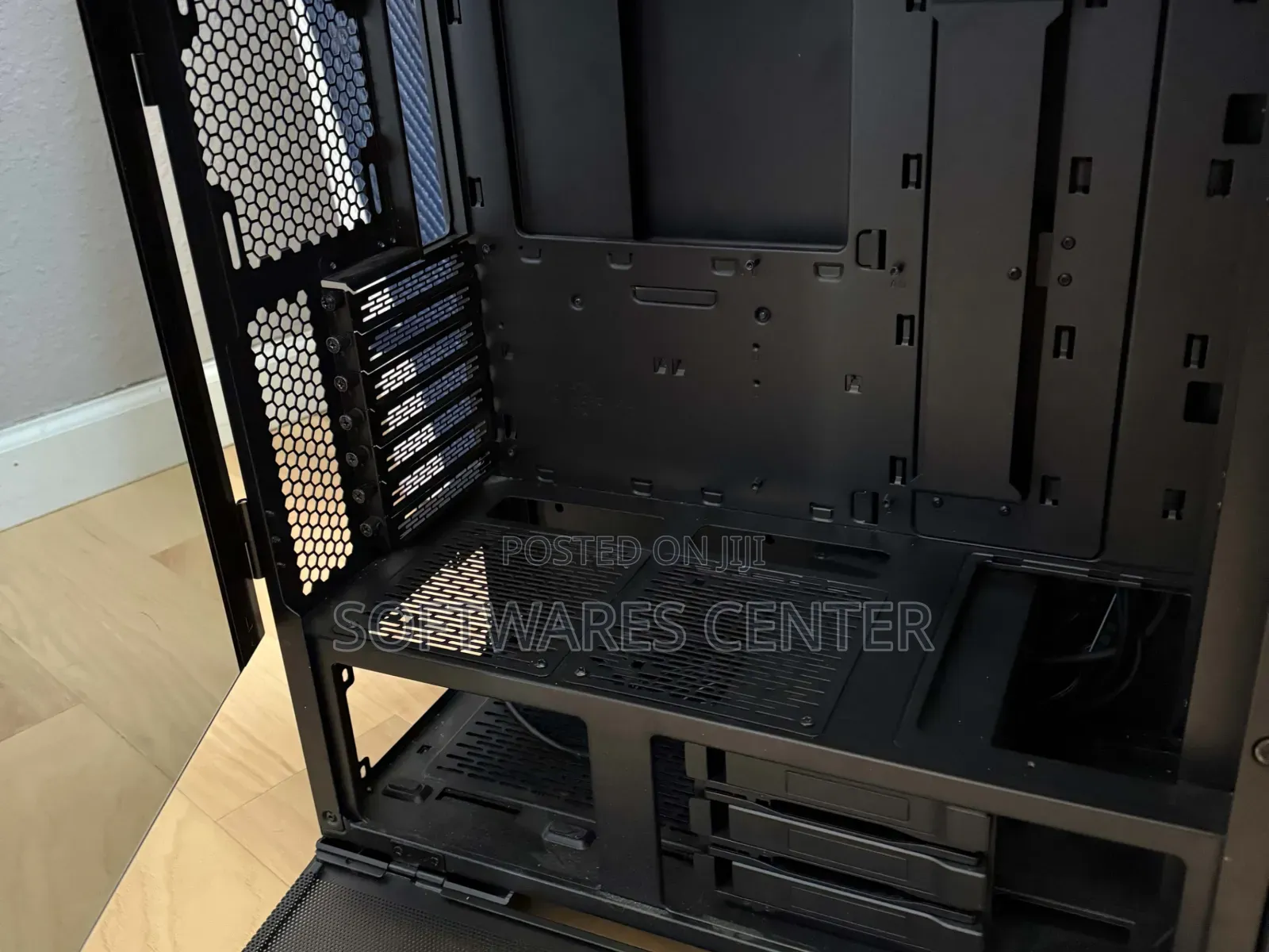 Lancool Ii Chassis In Box (2 Months Used)