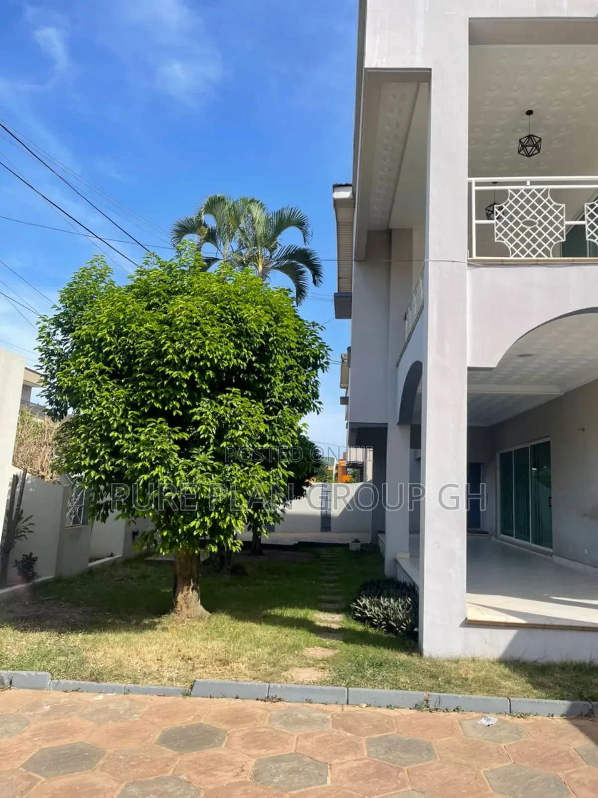 6bdrm House in East Legon, A&C Mall Area for rent