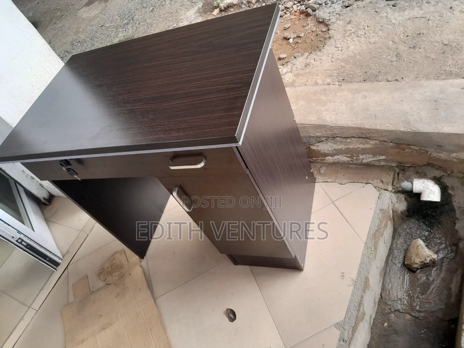 Nite Office Table