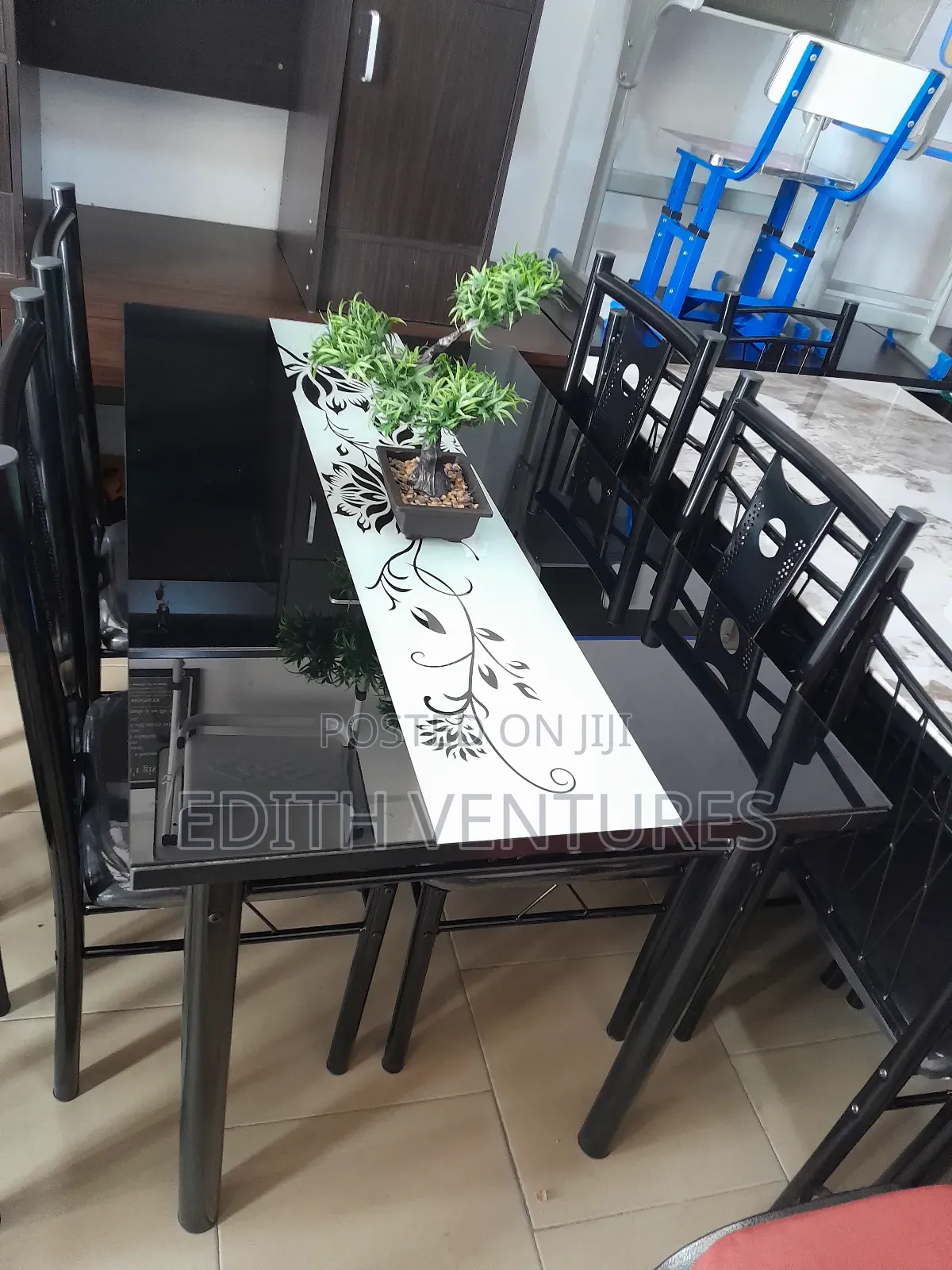 Triclinium Dining Set