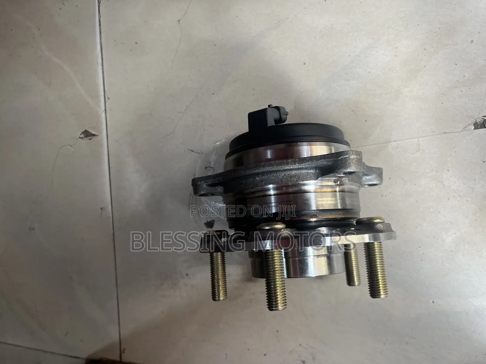 Hyundai Genesis Front Hub