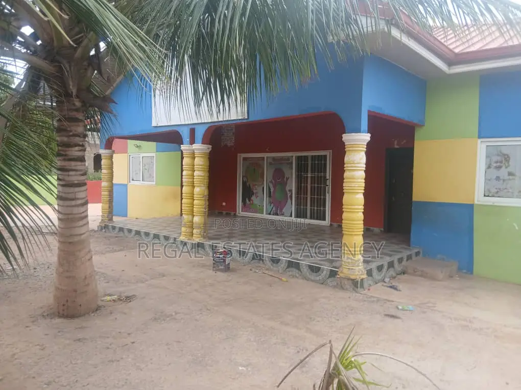5bdrm House in Oyibi, Kas Valley Area for sale