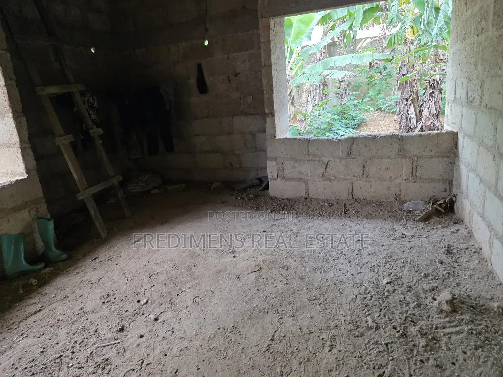 6bdrm House In Fredimens Real, Kwabre For Sale