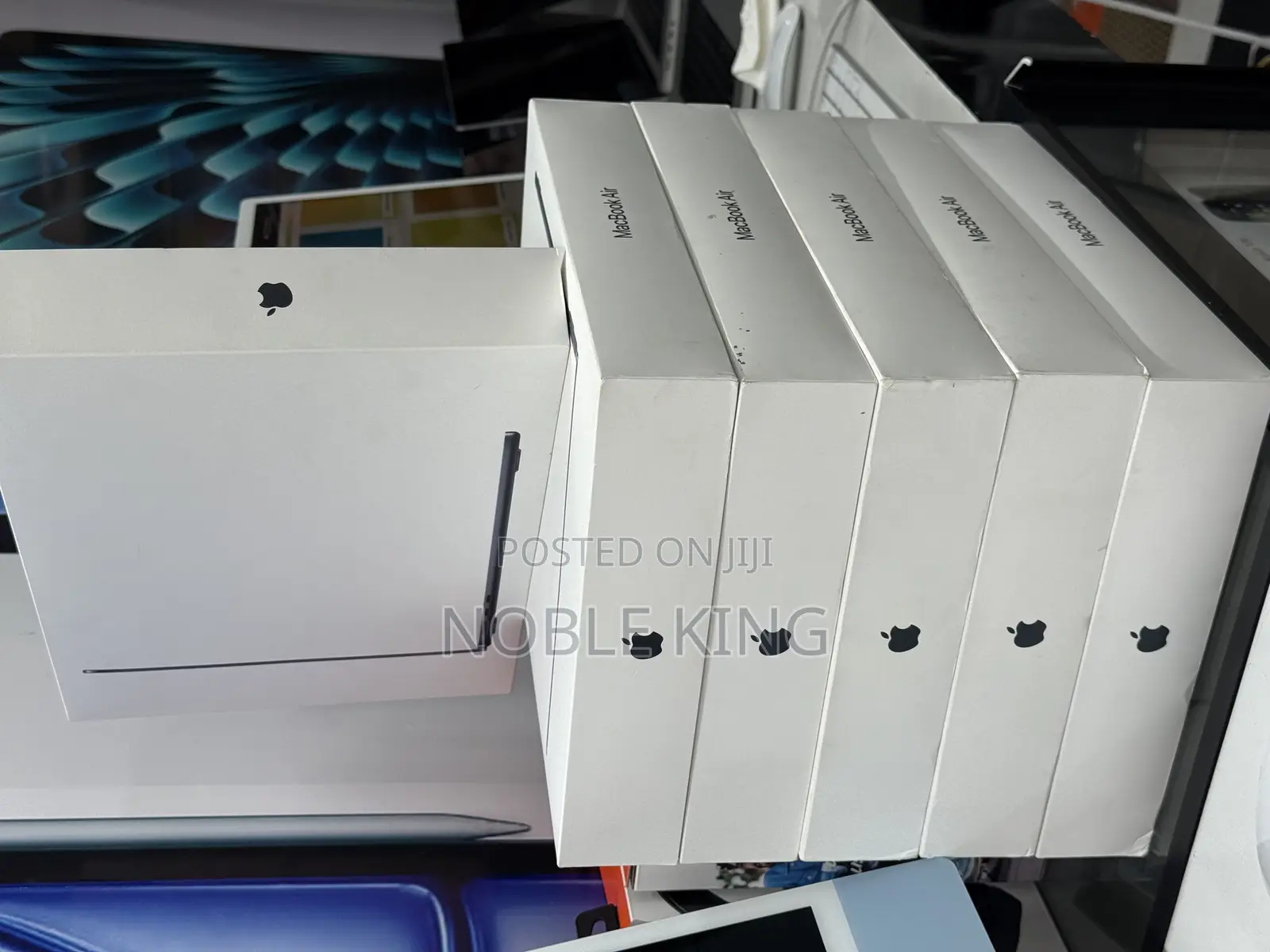 New Laptop Apple MacBook Air 2025 M4 13-Inch 16GB Apple M4 SSD 256GB
